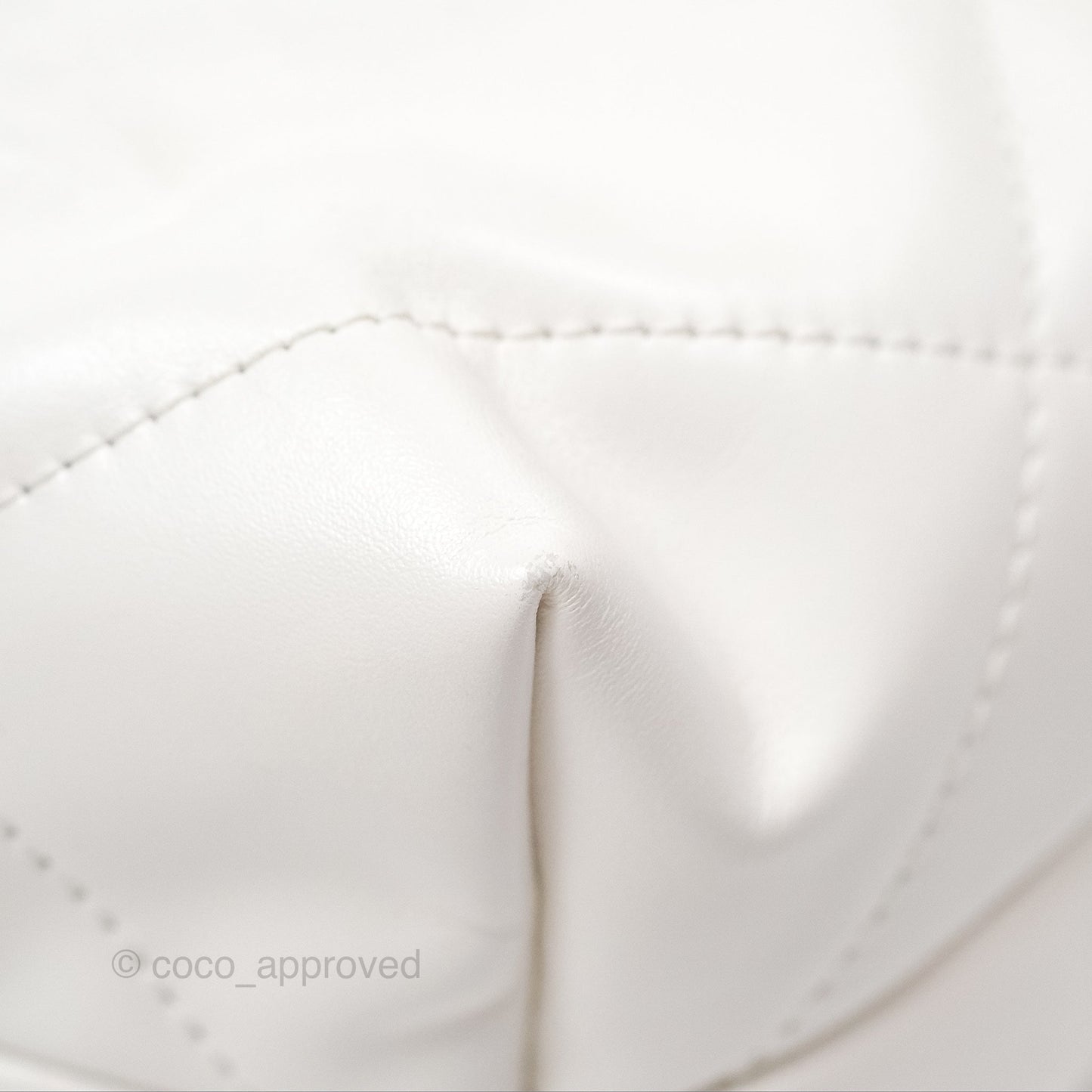 Chanel 22 Small White Shiny Calfskin Aged Gold Hardware