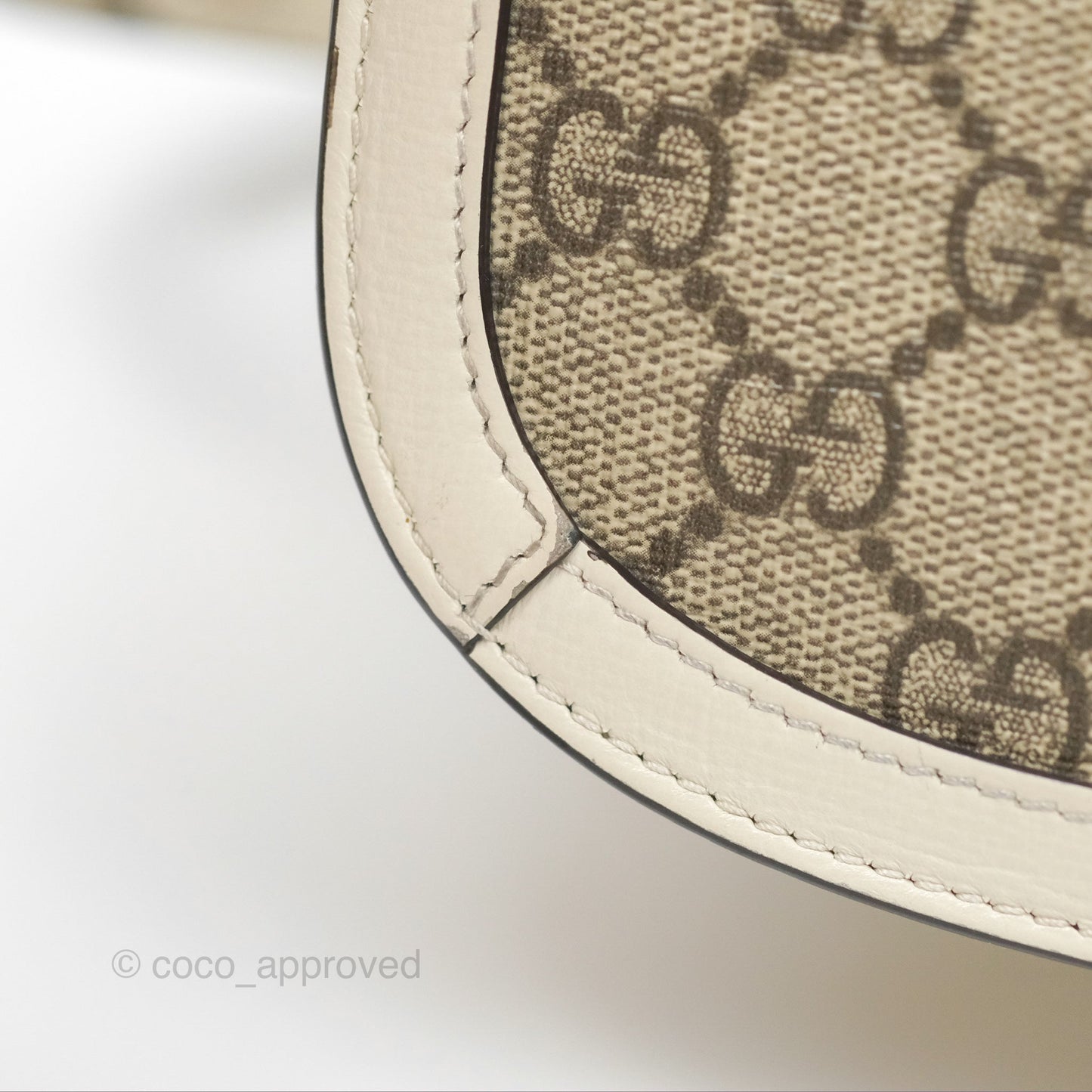 Gucci Horsebit 1955 GG Supreme Canvas White Shoulder Bag Gold Hardware