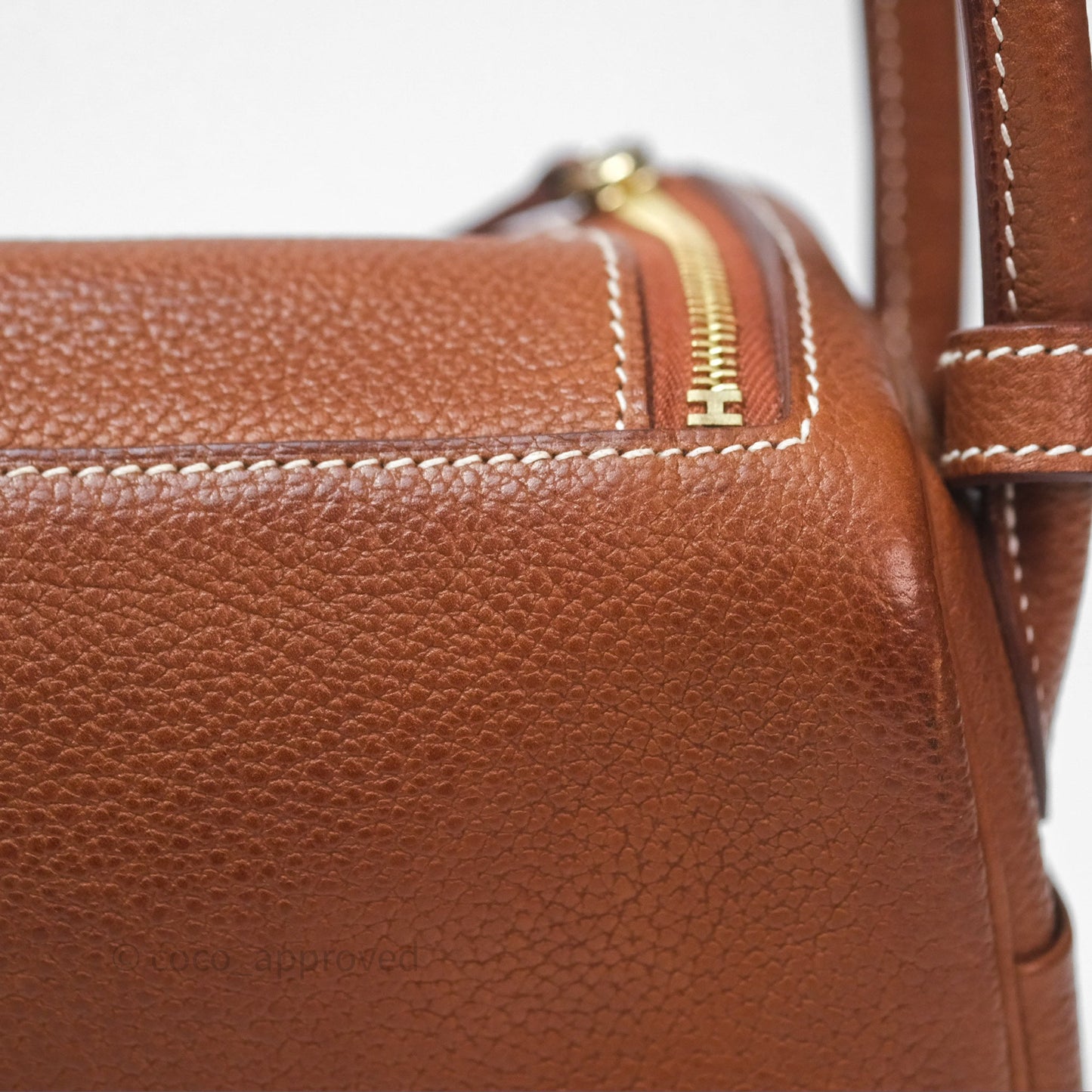 Hermès Mini Lindy 20 Fauve 34 Barenia Gold Hardware