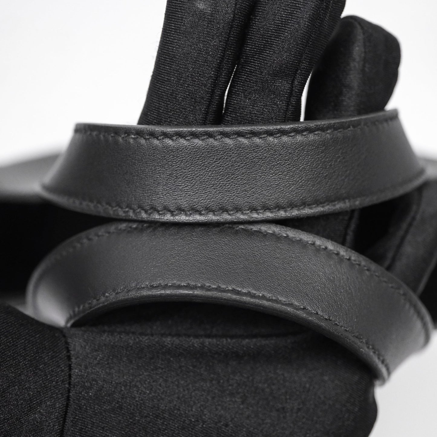 Hermes In-The-Loop 18 Black Noir 89 Clemence Palladium Hardware