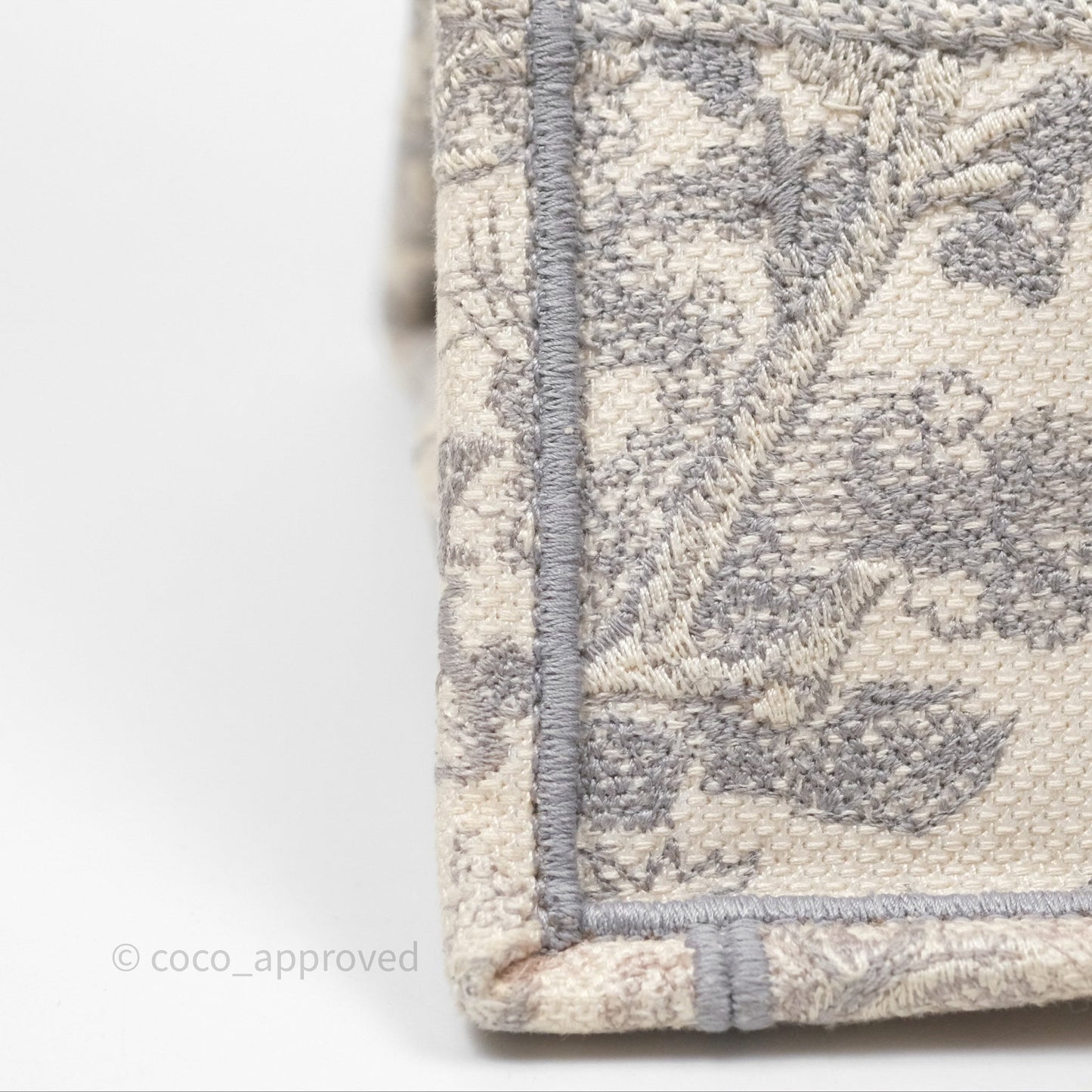 Christian Dior Medium (Old Small) Embroidered Toile De Jouy Light Grey Canvas Book Tote