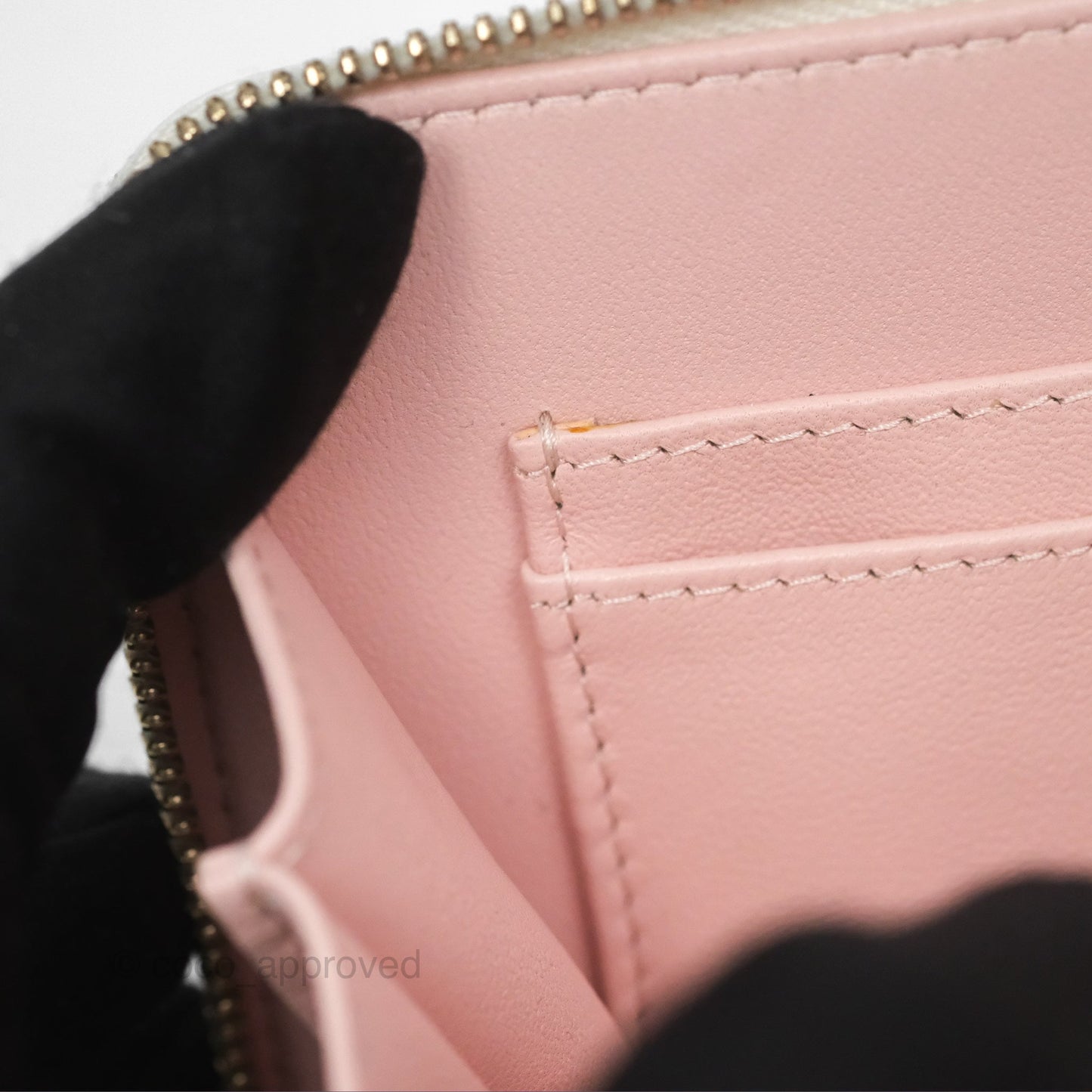 Chanel Top Handle Quilted Vanity Case White Shiny Lambskin Good Hardware