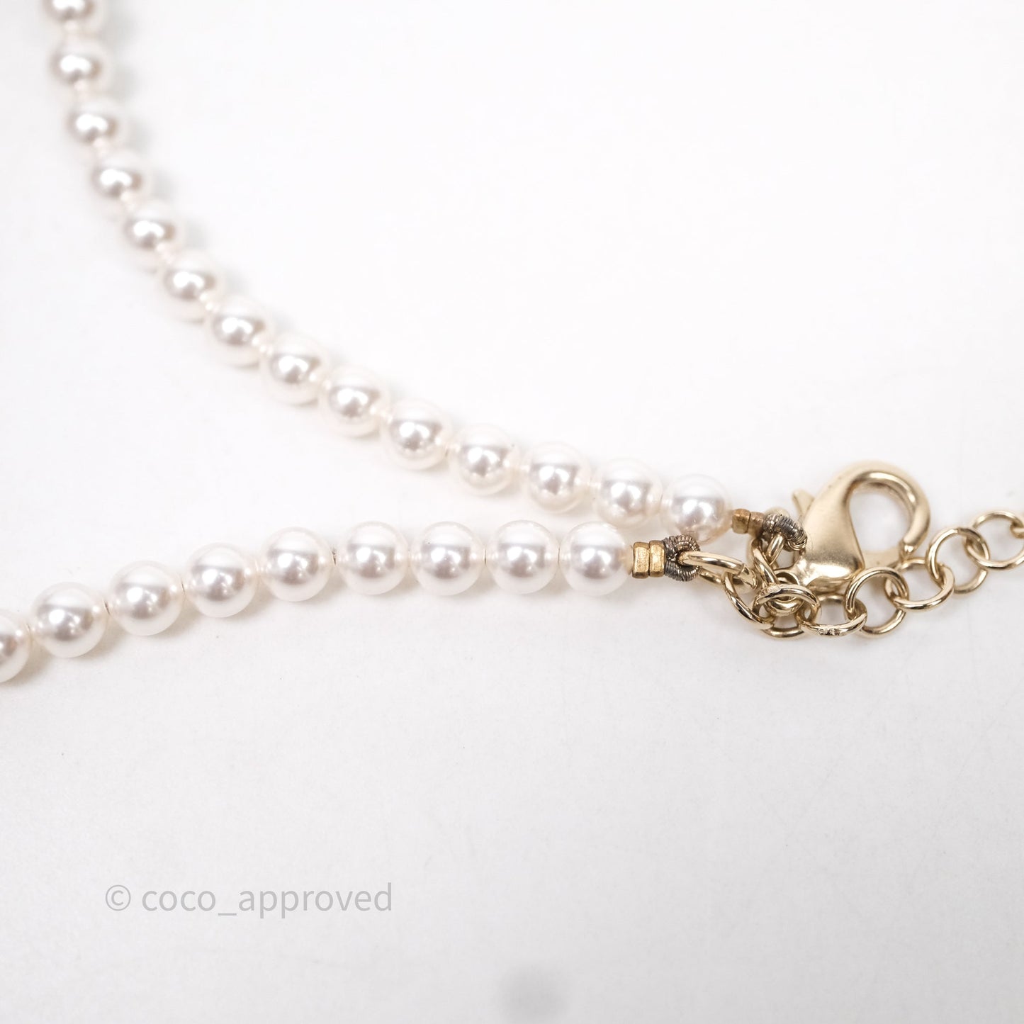 Chanel Ribbon Black Leather Pearl Chain Choker Gold Tone 22S