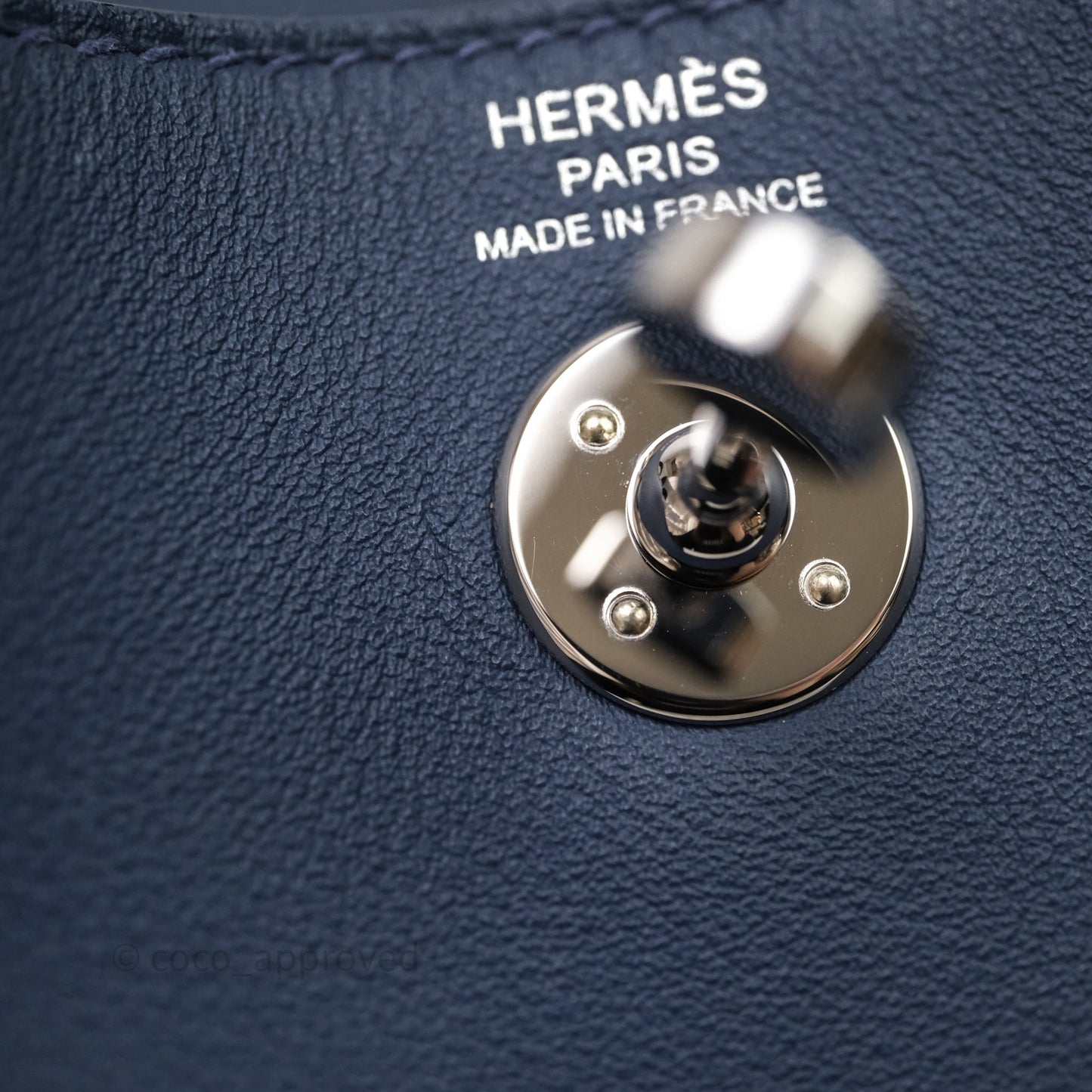 Hermès Mini Lindy II 20 Bleu Navy 7U / Rouge Grenat K1 Swift Palladium Hardware