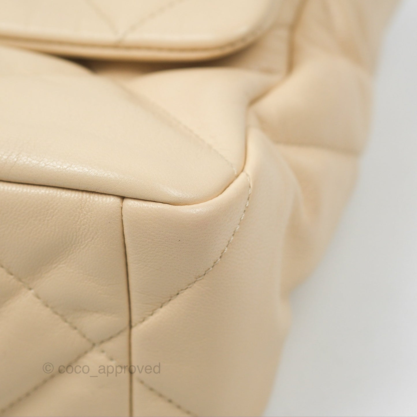 Chanel 19 Medium Beige Mixed Hardware