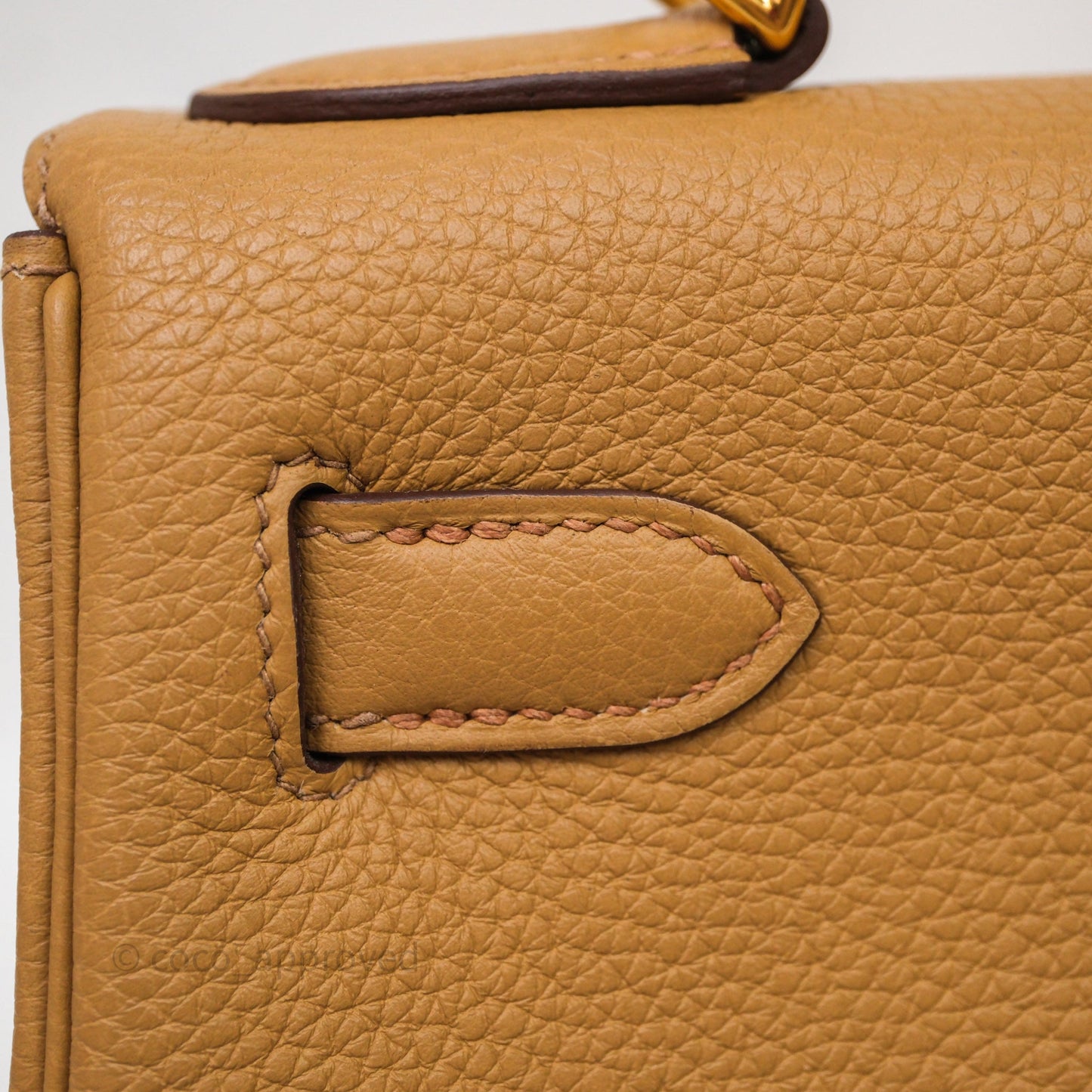 Hermès Kelly 28 Biscuit 4B Togo Gold Hardware