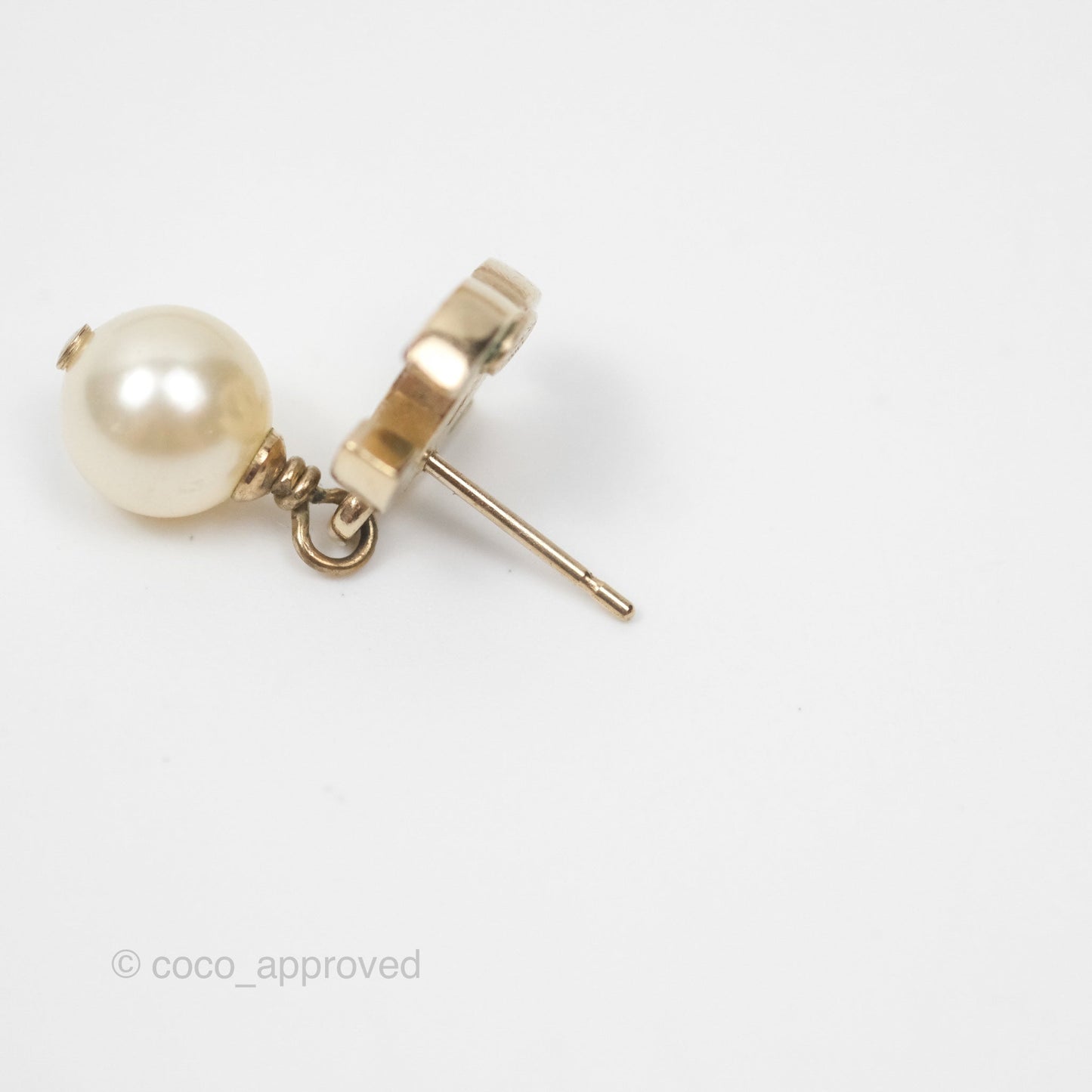 Chanel CC Pearl Drop Earrings Gold Tone 12W