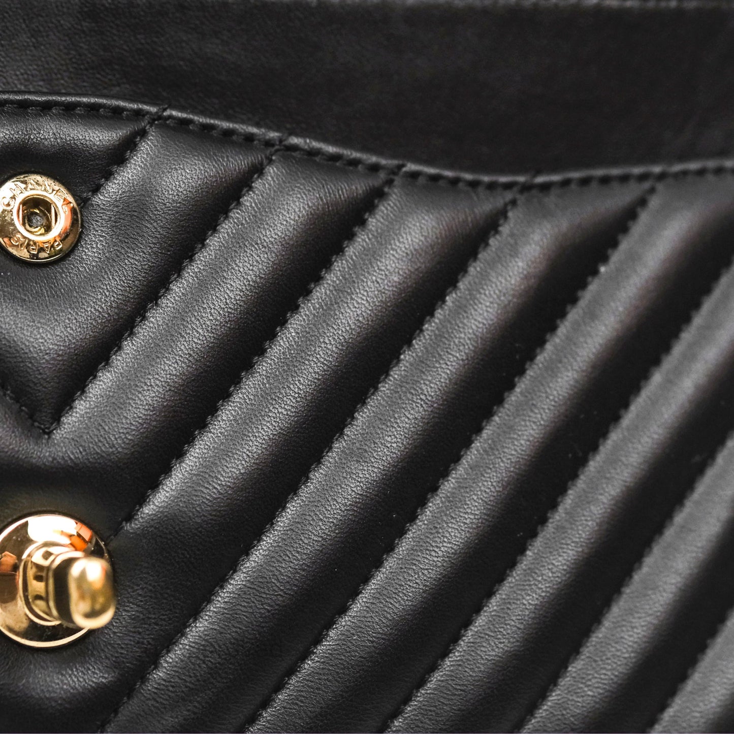 Chanel Classic M/L Medium Chevron Double Flap Black Lambskin Gold Hardware