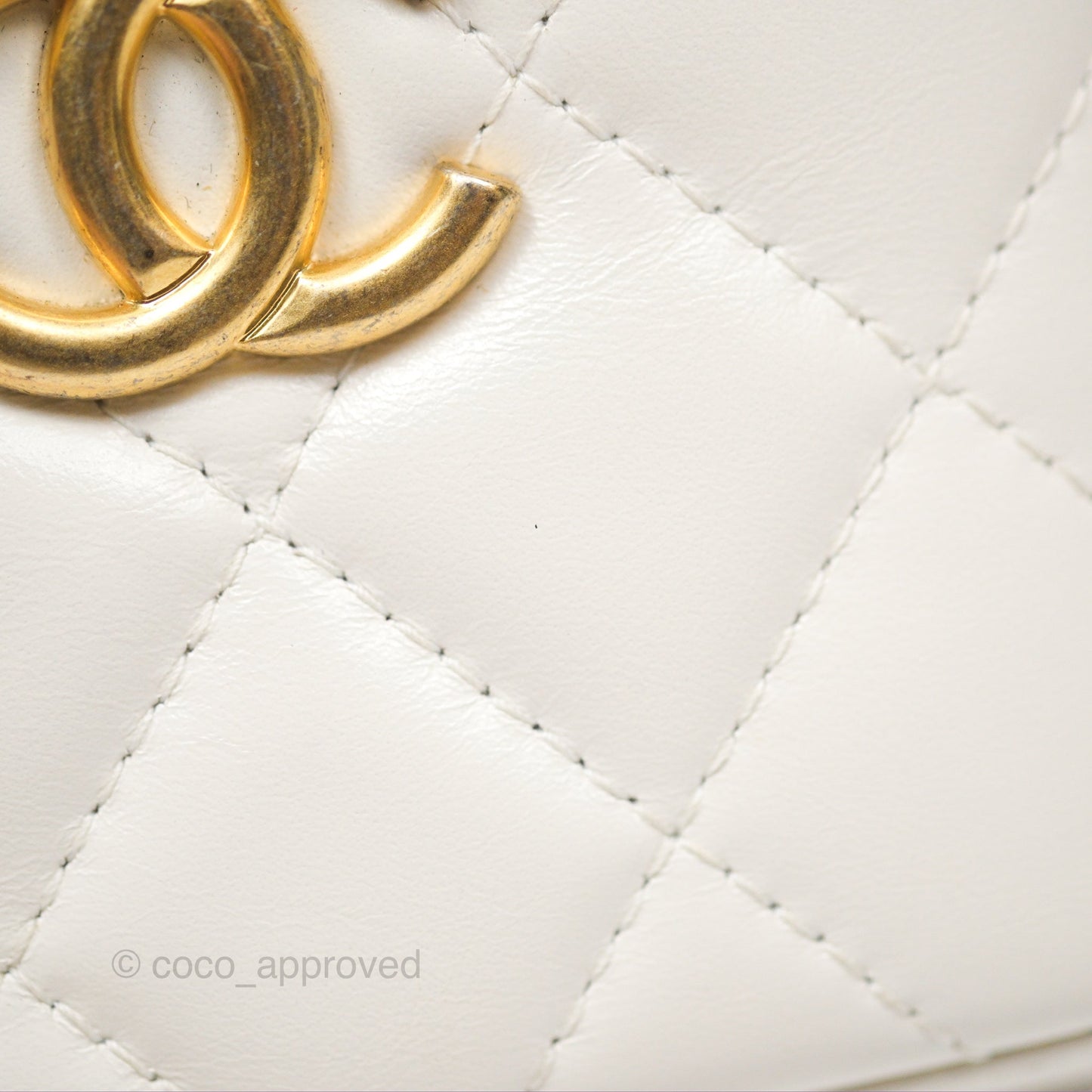 Chanel Quilted Mini Perfect Fit Vanity With Chain White Calfskin Aged Gold Hardware