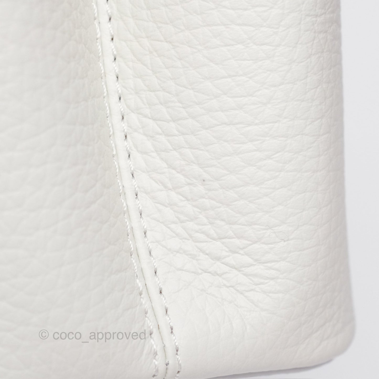 Louis Vuitton Taurillon Capucines BB Snow