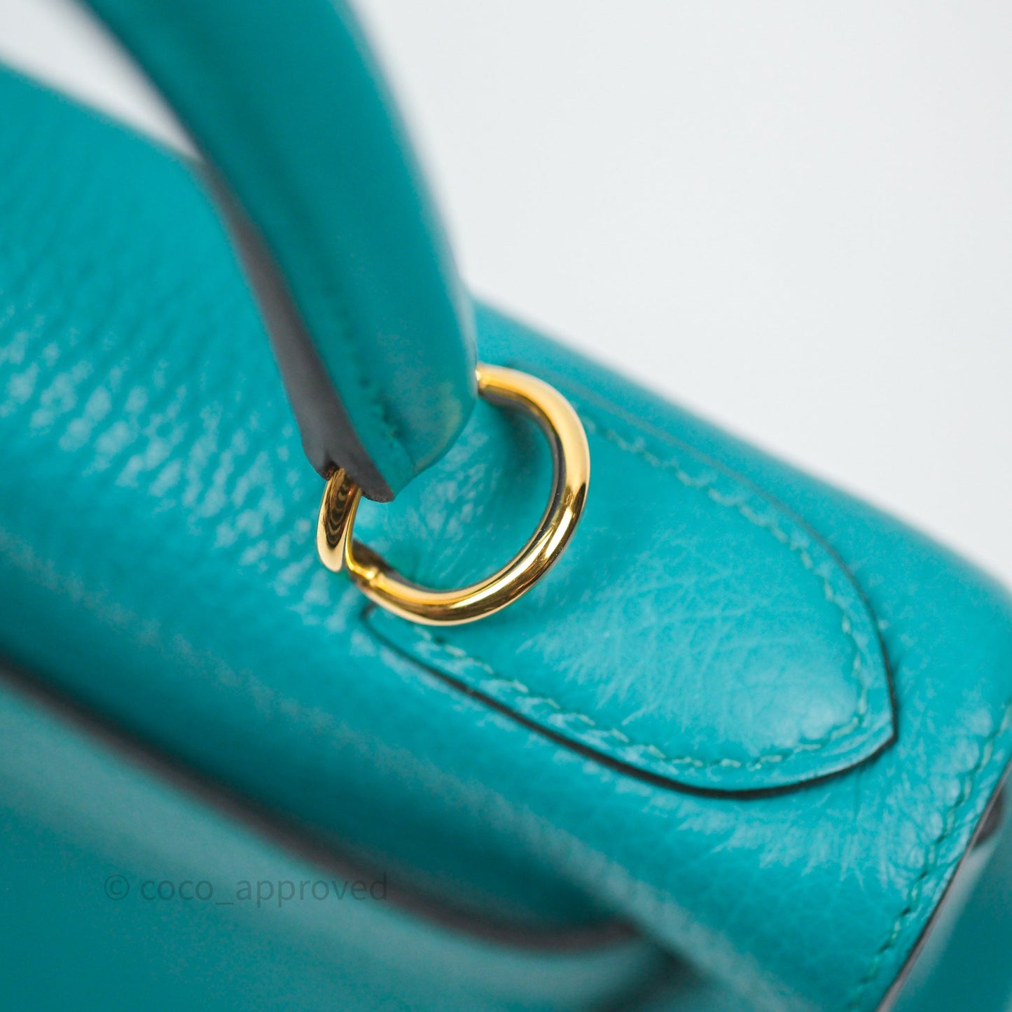 Hermès Kelly 28 Retourne Bleu Paon 7F Clemence Gold Hardware