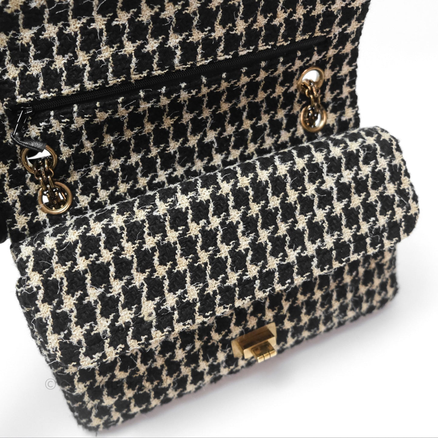 Chanel Reissue 225 Houndstooth Tweed Black Beige Aged Gold Hardware