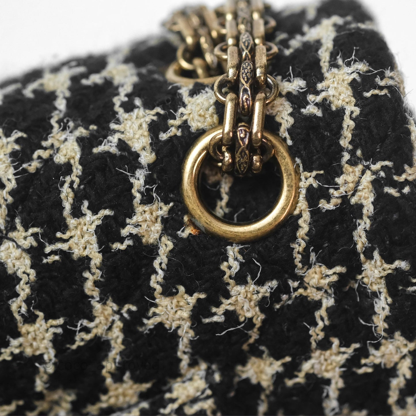 Chanel Reissue 225 Houndstooth Tweed Black Beige Aged Gold Hardware