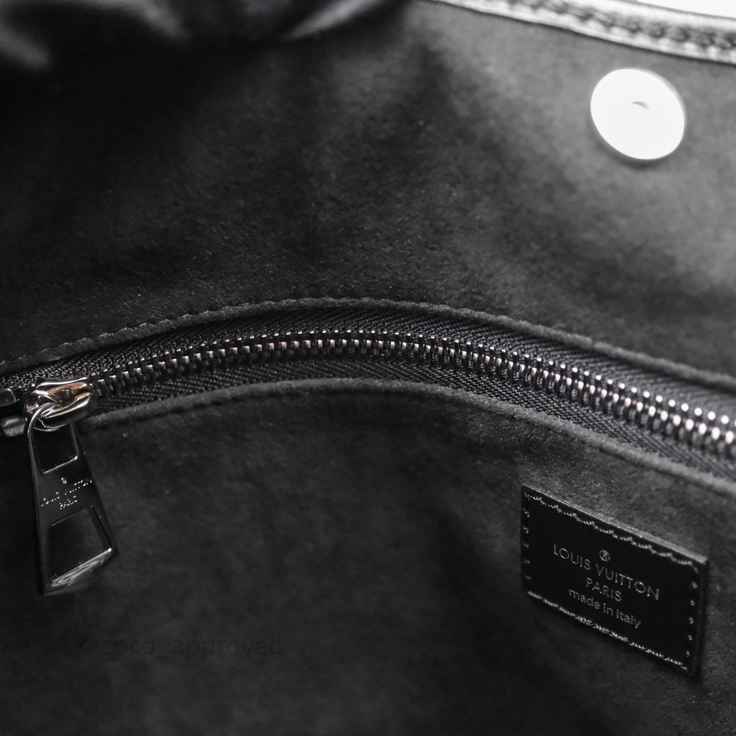 Louis Vuitton CarryAll Vibe MM Black