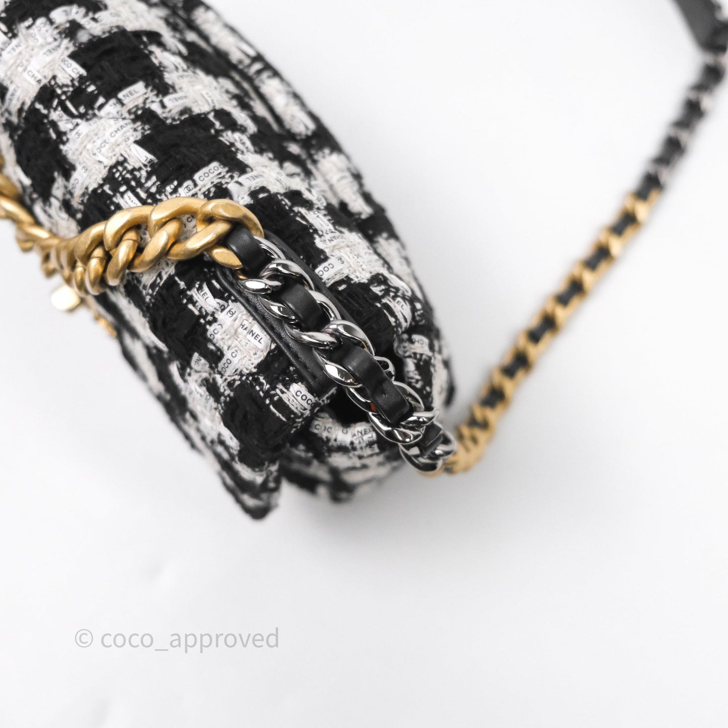 Chanel 19 Small Tweed Houndstooth Black & White Mixed Hardware