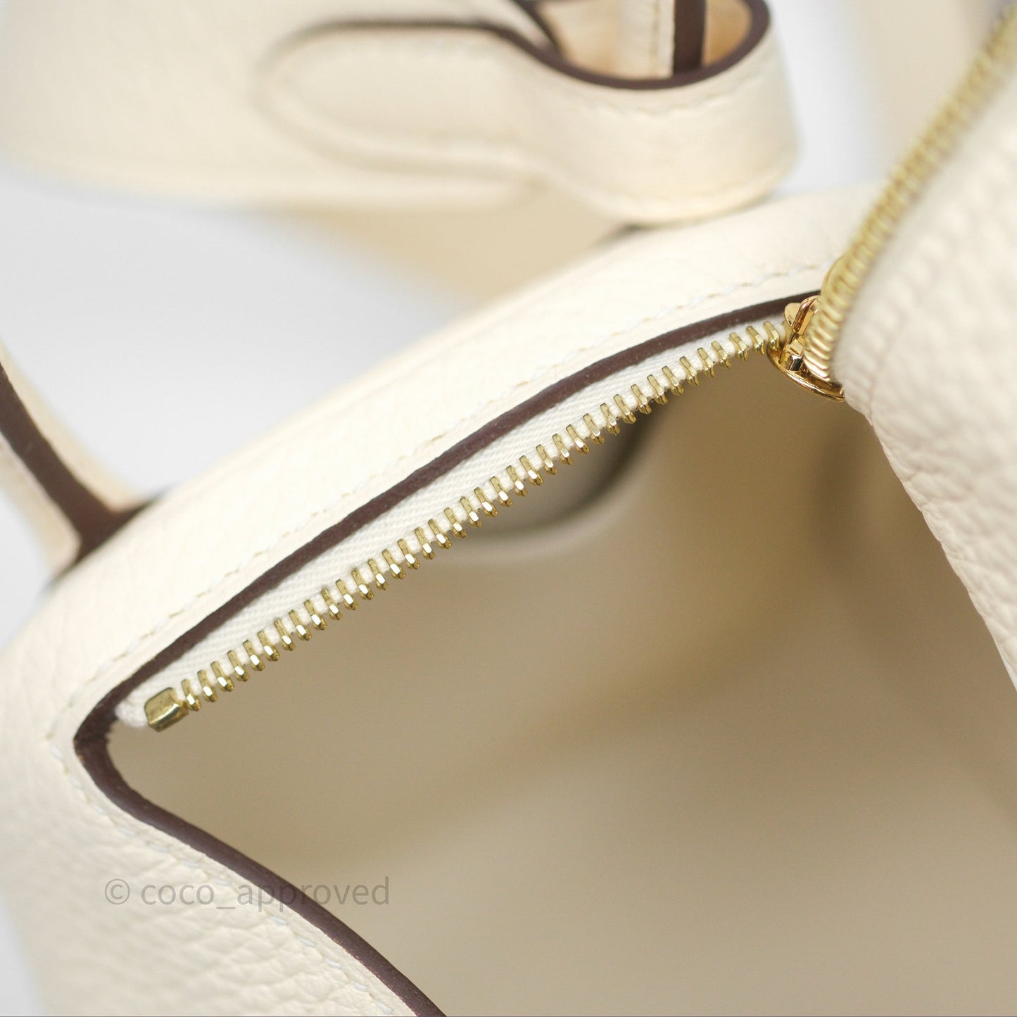 Hermès Mini Lindy 20 Nata I2 Clemence Gold Hardware