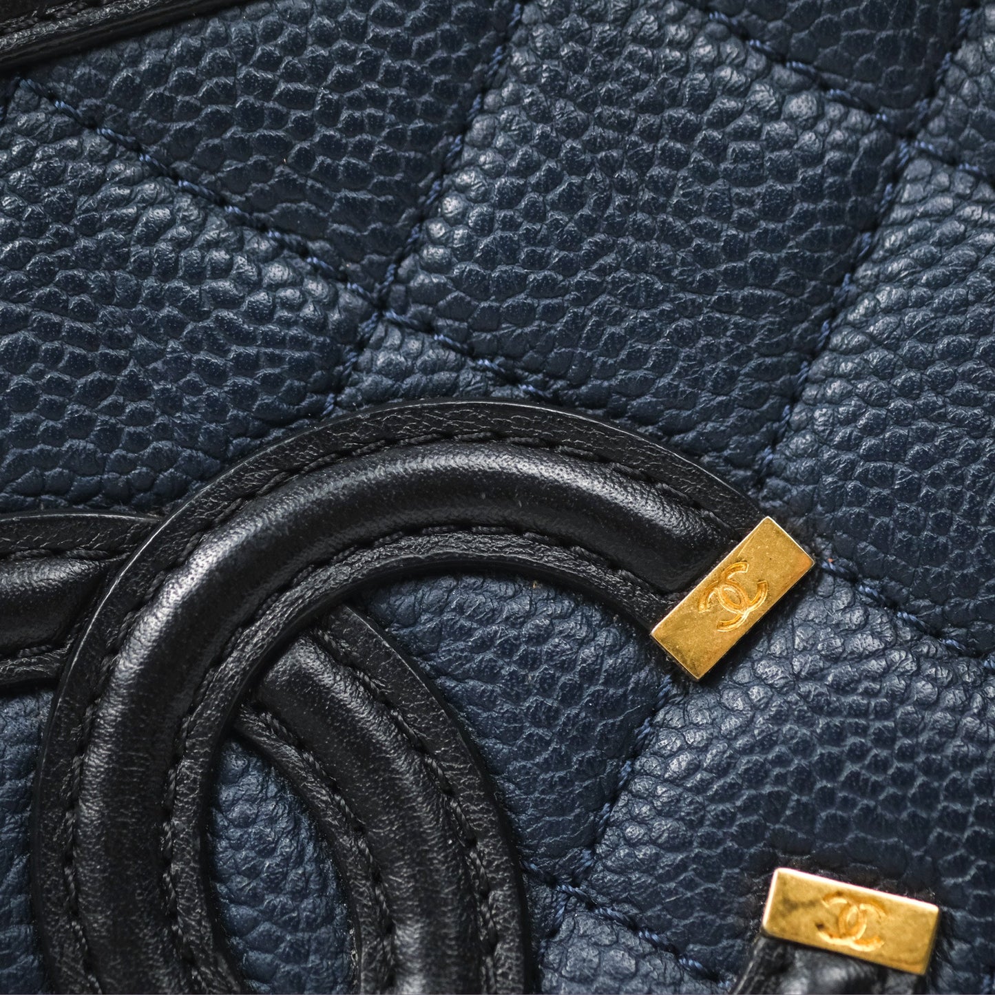 Chanel Quilted Small CC Filigree Vanity Case Navy Black Caviar Gold Hardware