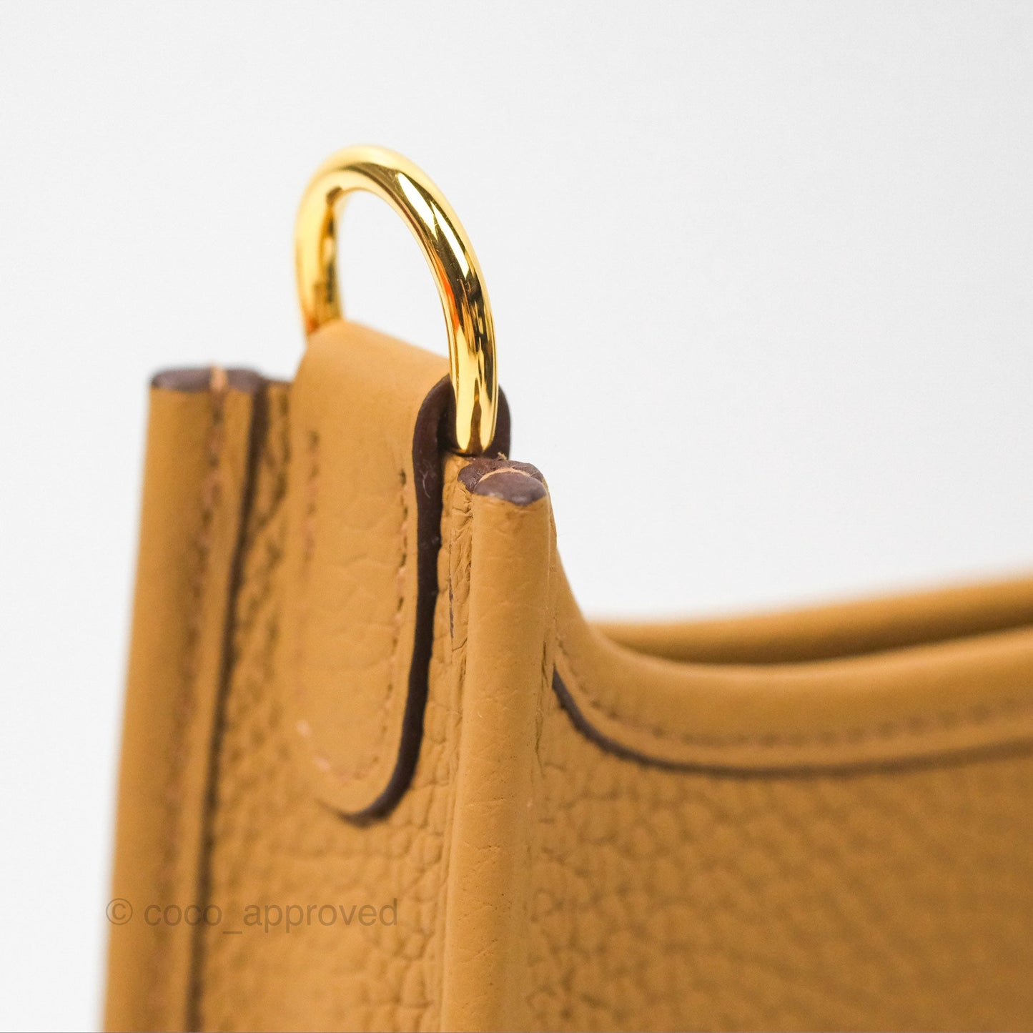 Hermès Mini Evelyne 16 Biscuit 48 Camel Clemence Gold Hardware