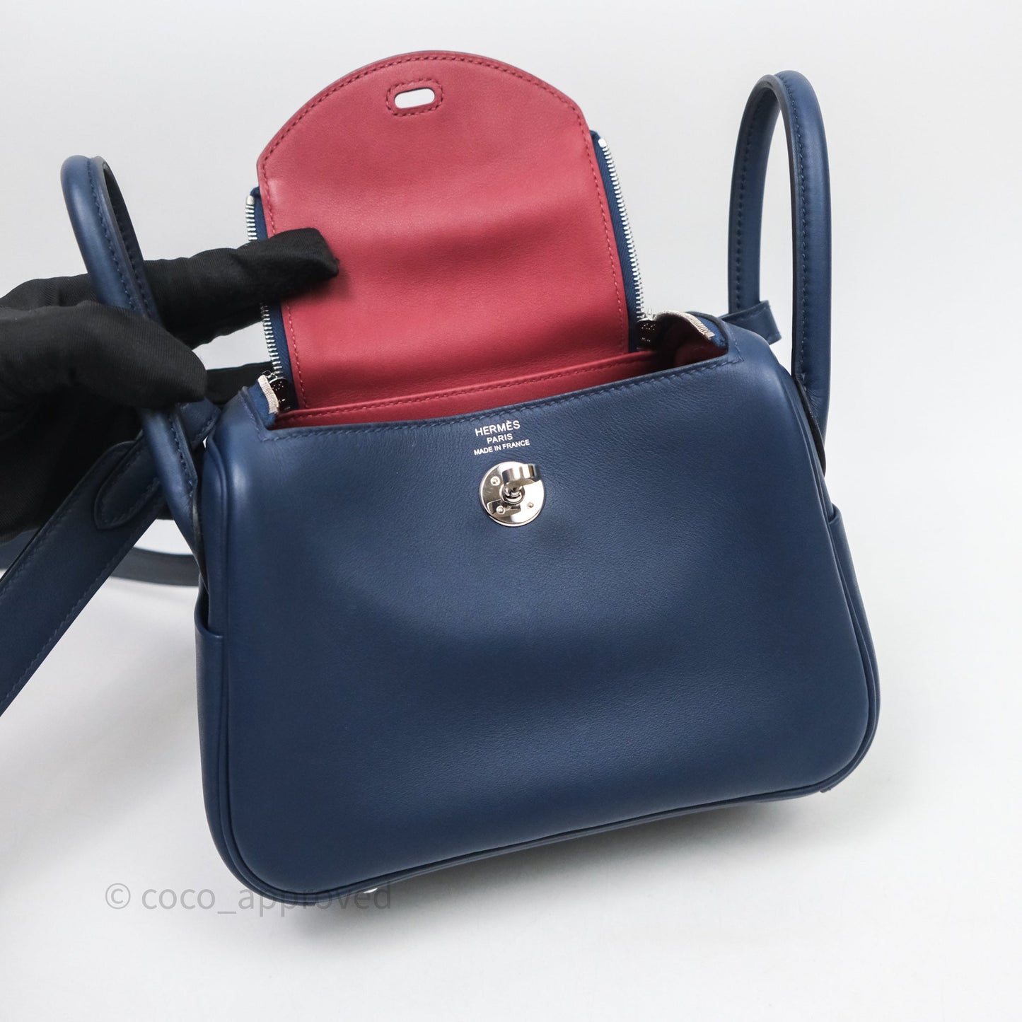 Hermès Mini Lindy II 20 Bleu Navy 7U / Rouge Grenat K1 Swift Palladium Hardware
