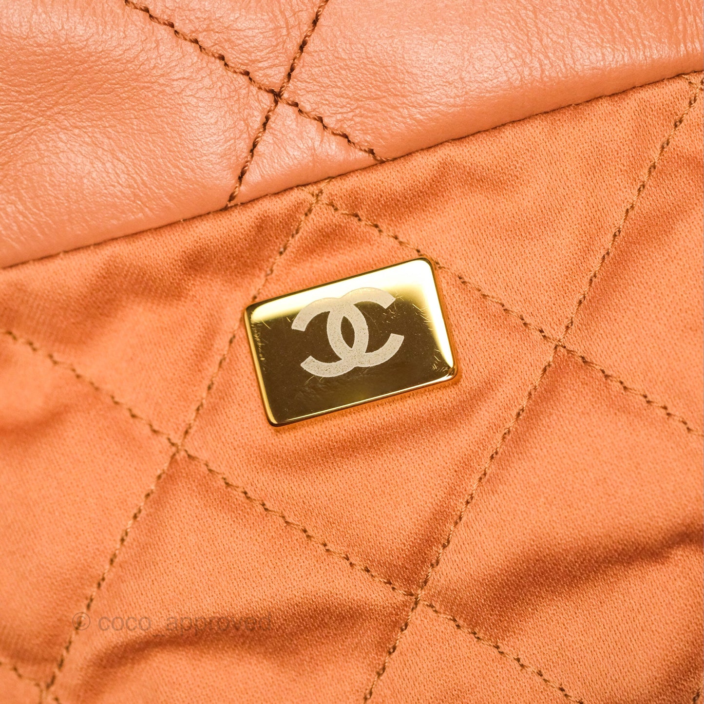 Chanel 22 Medium Caramel Beige Shiny Calfskin Aged Gold Hardware