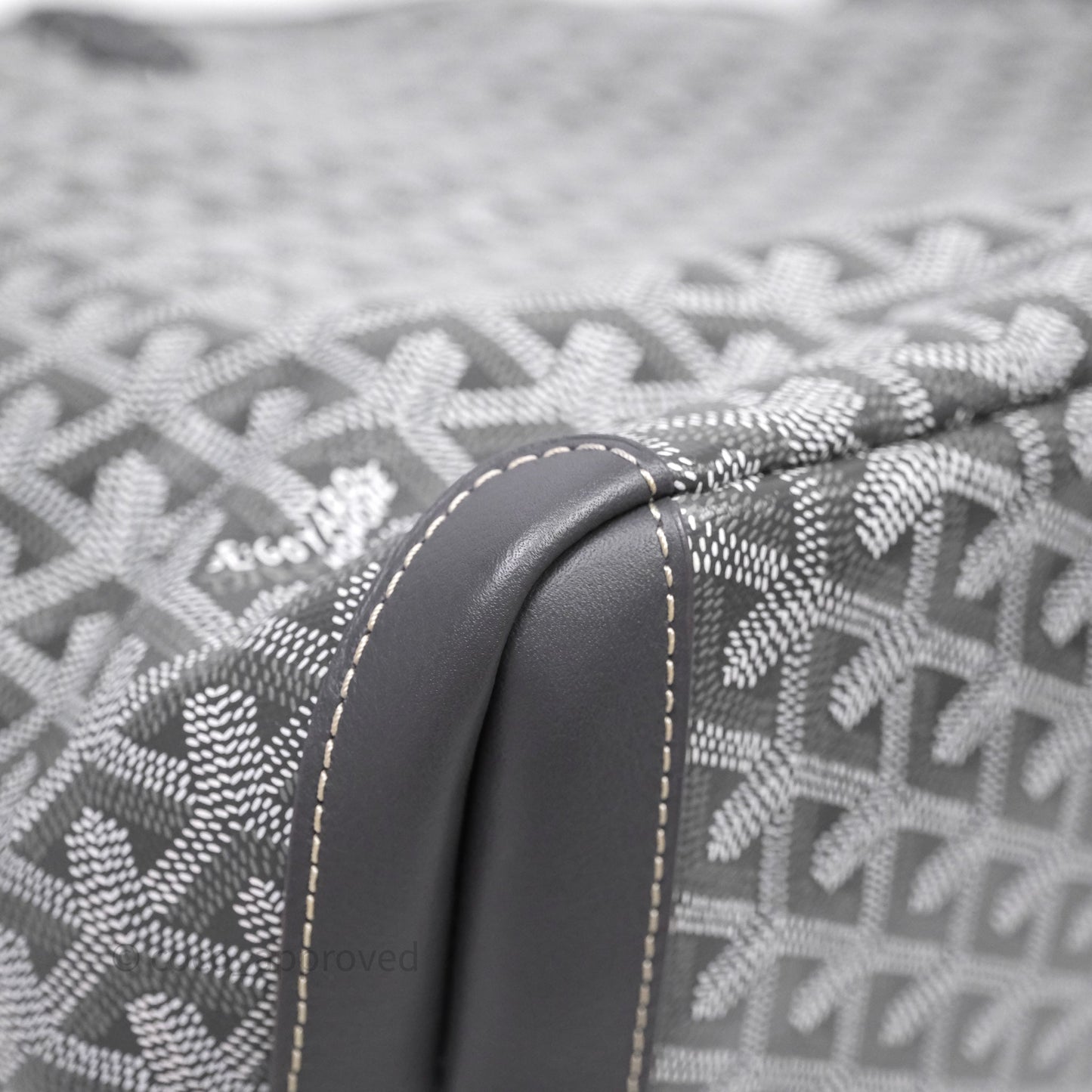 Goyard Artois Tote MM Goyardine Canvas⁣⁣⁣⁣⁣⁣⁣⁣⁣⁣⁣⁣⁣⁣⁣⁣⁣⁣⁣⁣ Grey