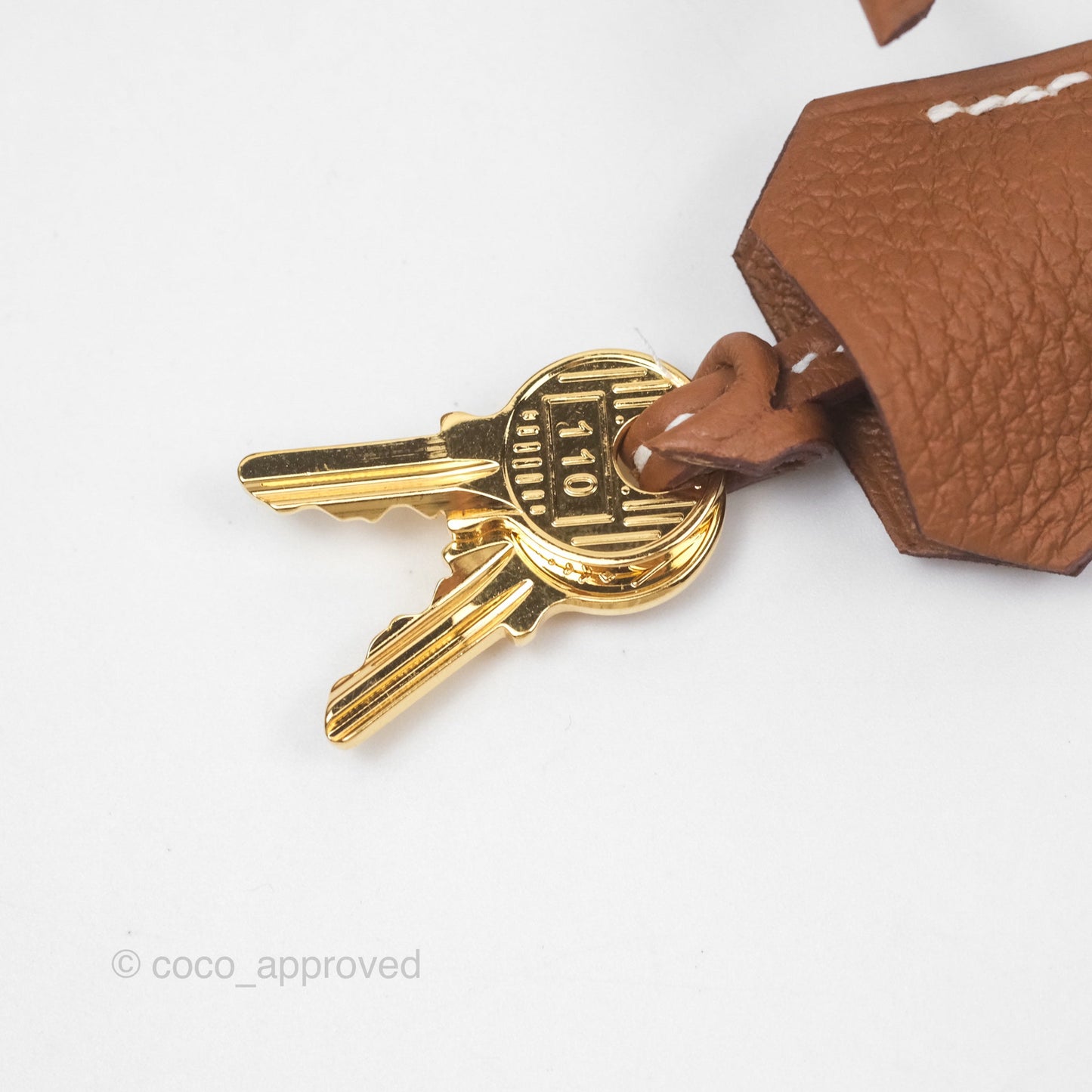 Hermès Kelly 28 Retourne Gold 37 Togo Gold Hardware