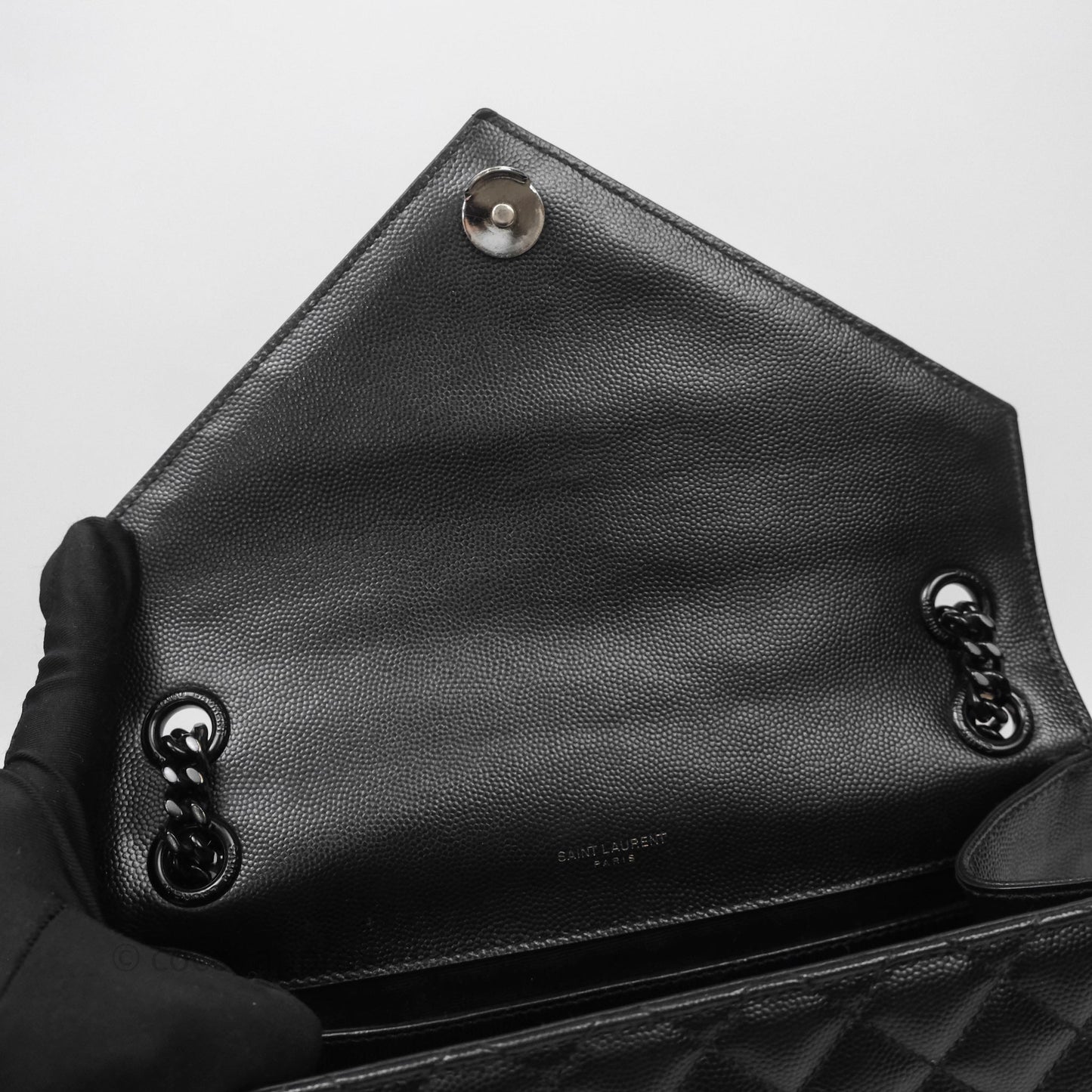 Saint Laurent Envelope Medium So Black Caviar