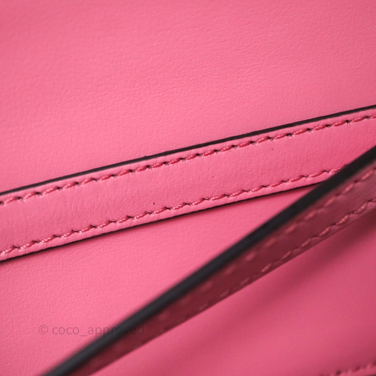 Valentino Garavani Locò Small Shoulder Bag Pink Calfskin Gold Hardware