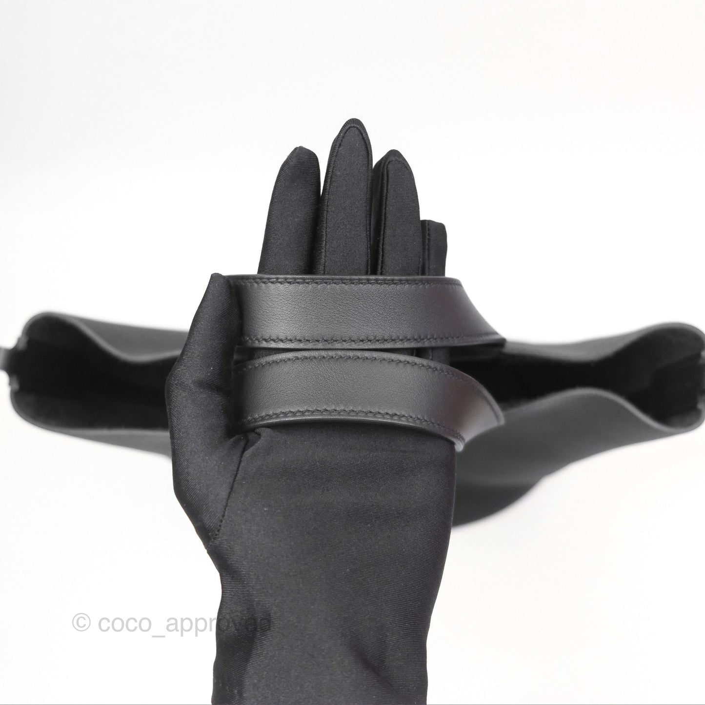 Hermès In-The-Loop 23 Noir 89 Clemence Palladium Hardware