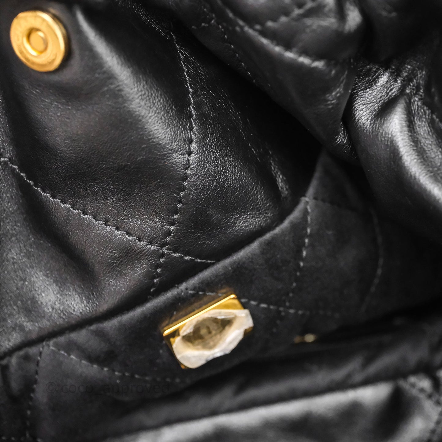 Chanel 22 Bag Medium Black Crumpled Calfskin Aged Gold Hardware
