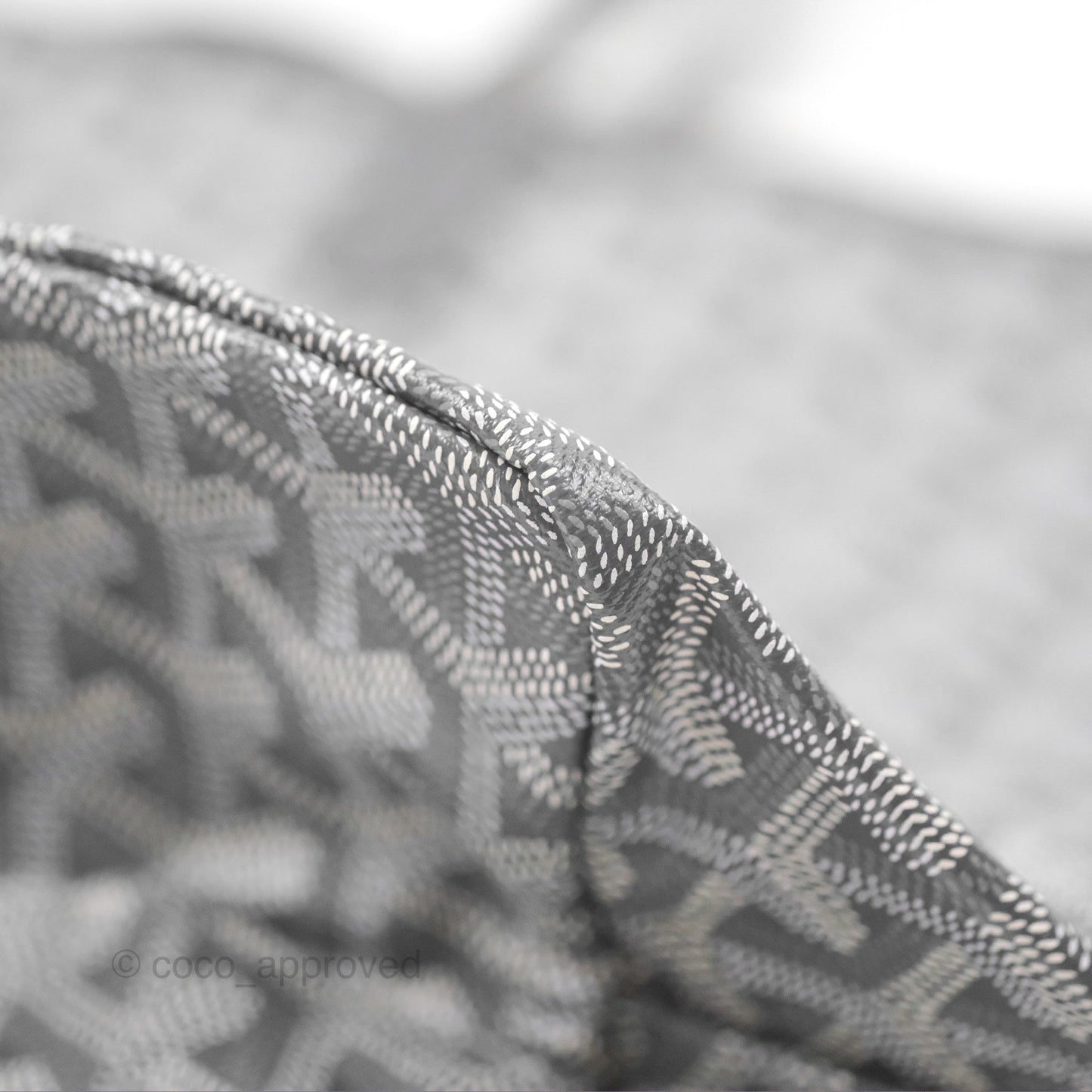 Goyard St Louis Tote PM ⁣⁣⁣⁣⁣⁣⁣⁣⁣⁣⁣⁣⁣⁣⁣⁣⁣⁣⁣⁣Grey Goyardine Canvas
