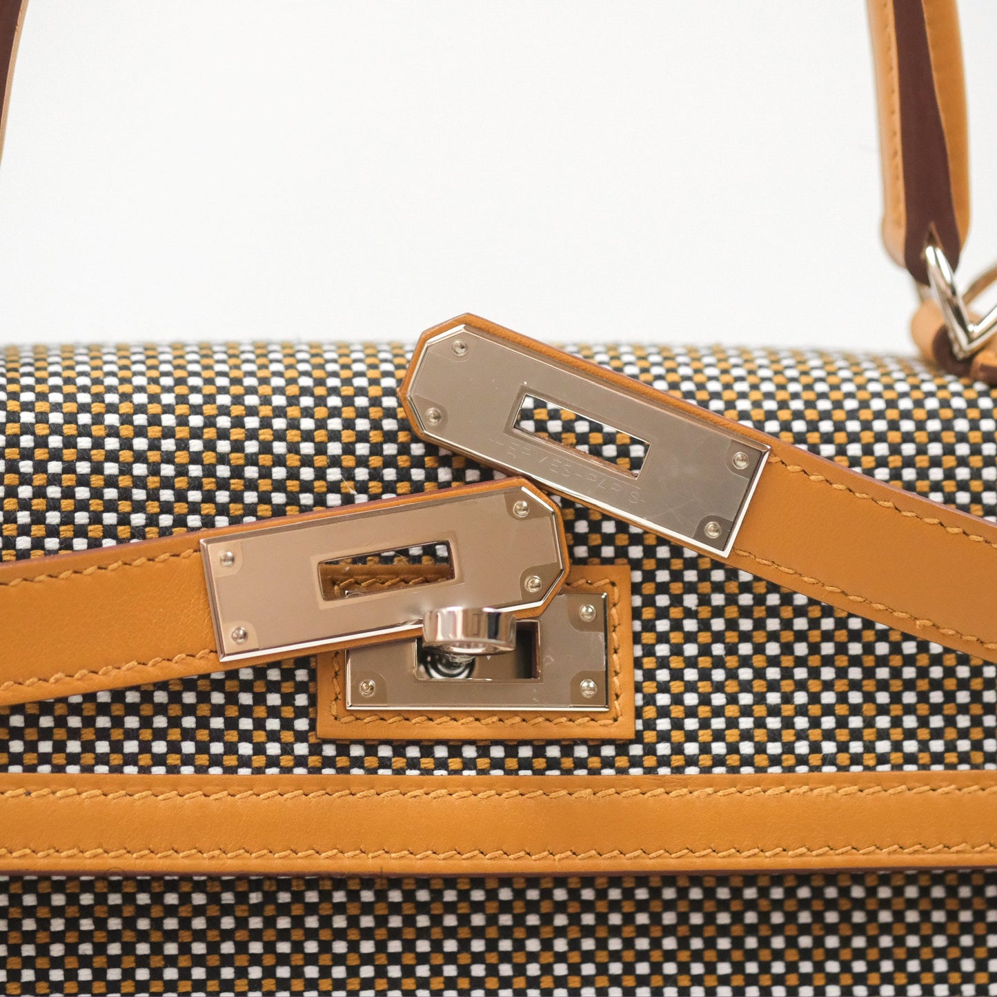 Hermès Kelly Sellier 28 Quadrille Black/White/Desert Sesame Swift