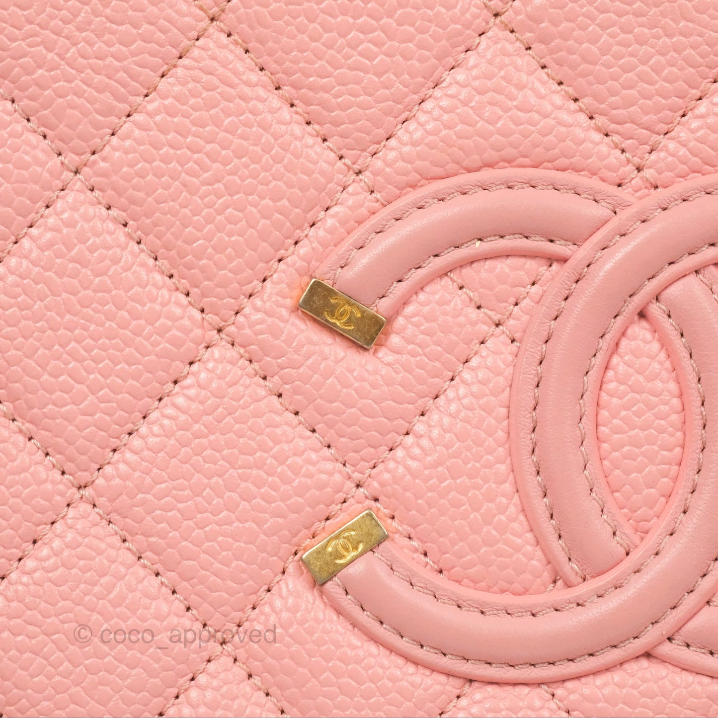 Chanel Quilted Medium CC Filigree Vanity Case Pink Caviar Gold Hardware