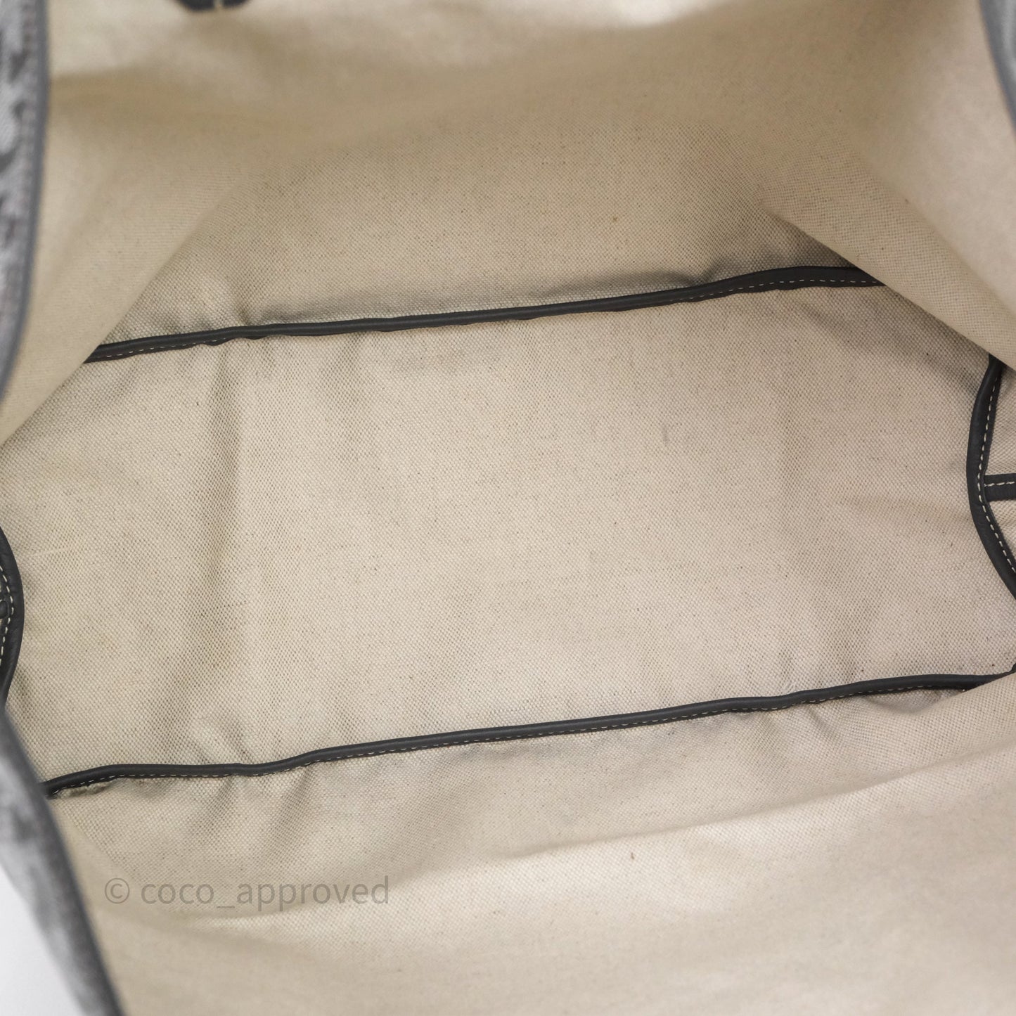 Goyard St Louis Tote PM ⁣⁣⁣⁣⁣⁣⁣⁣⁣⁣⁣⁣⁣⁣⁣⁣⁣⁣⁣⁣Grey