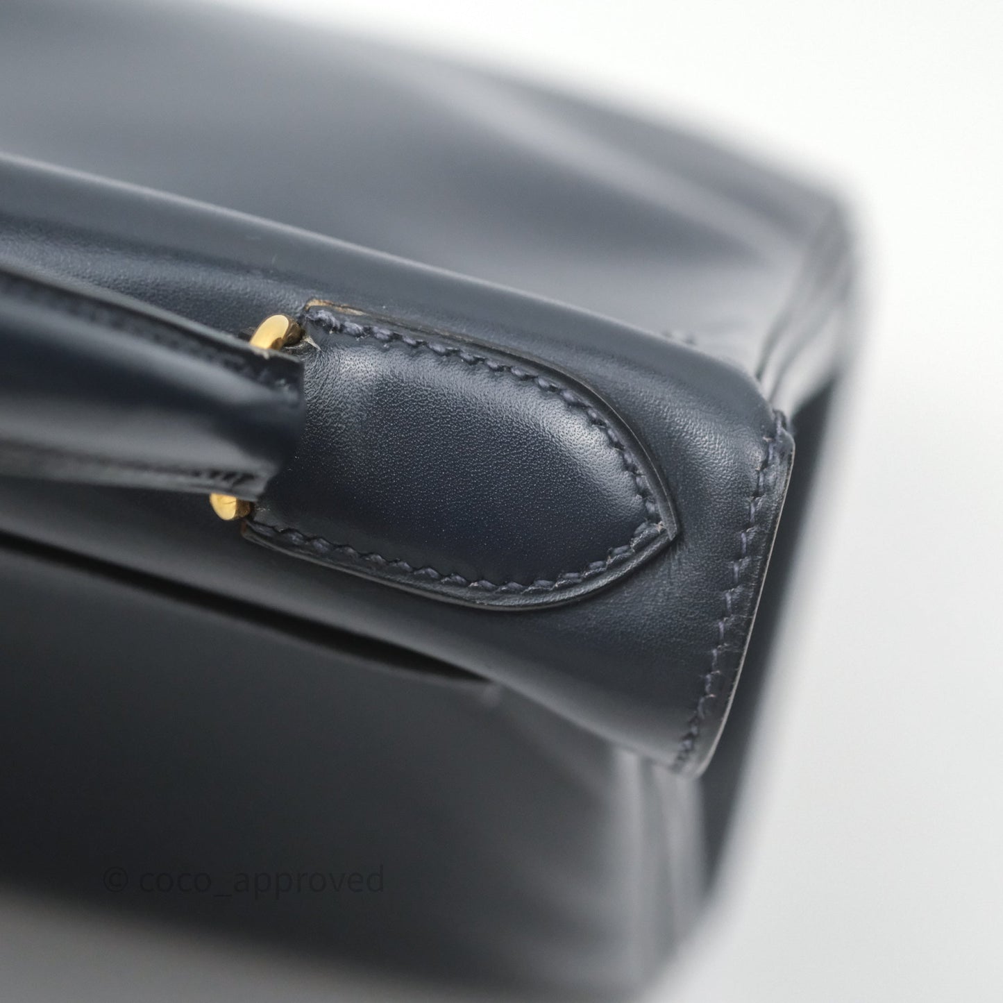 Hermès Vintage Kelly 28 Retourn Navy Box Leather Gold Hardware