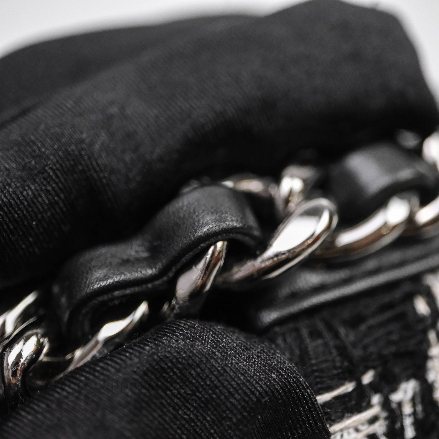Chanel 19 Small Tweed Houndstooth Black & White Mixed Hardware
