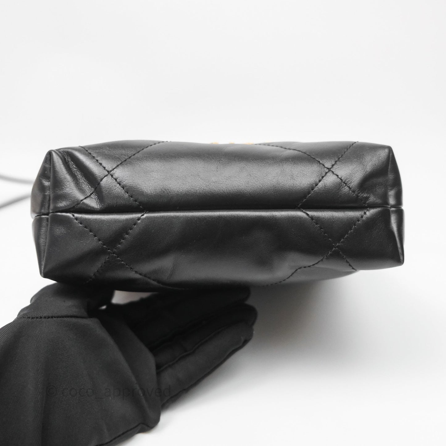 Chanel 22 Mini Bag Black Shiny Crumpled Calfskin Aged Gold Hardware