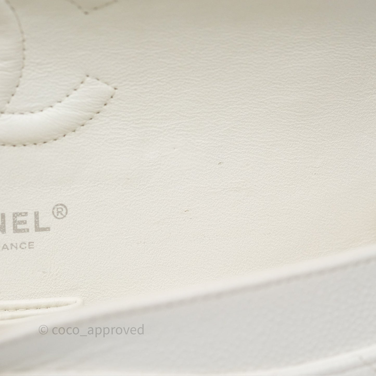 Chanel M/L Medium Classic Flap Quilted White Caviar Silver Hardware