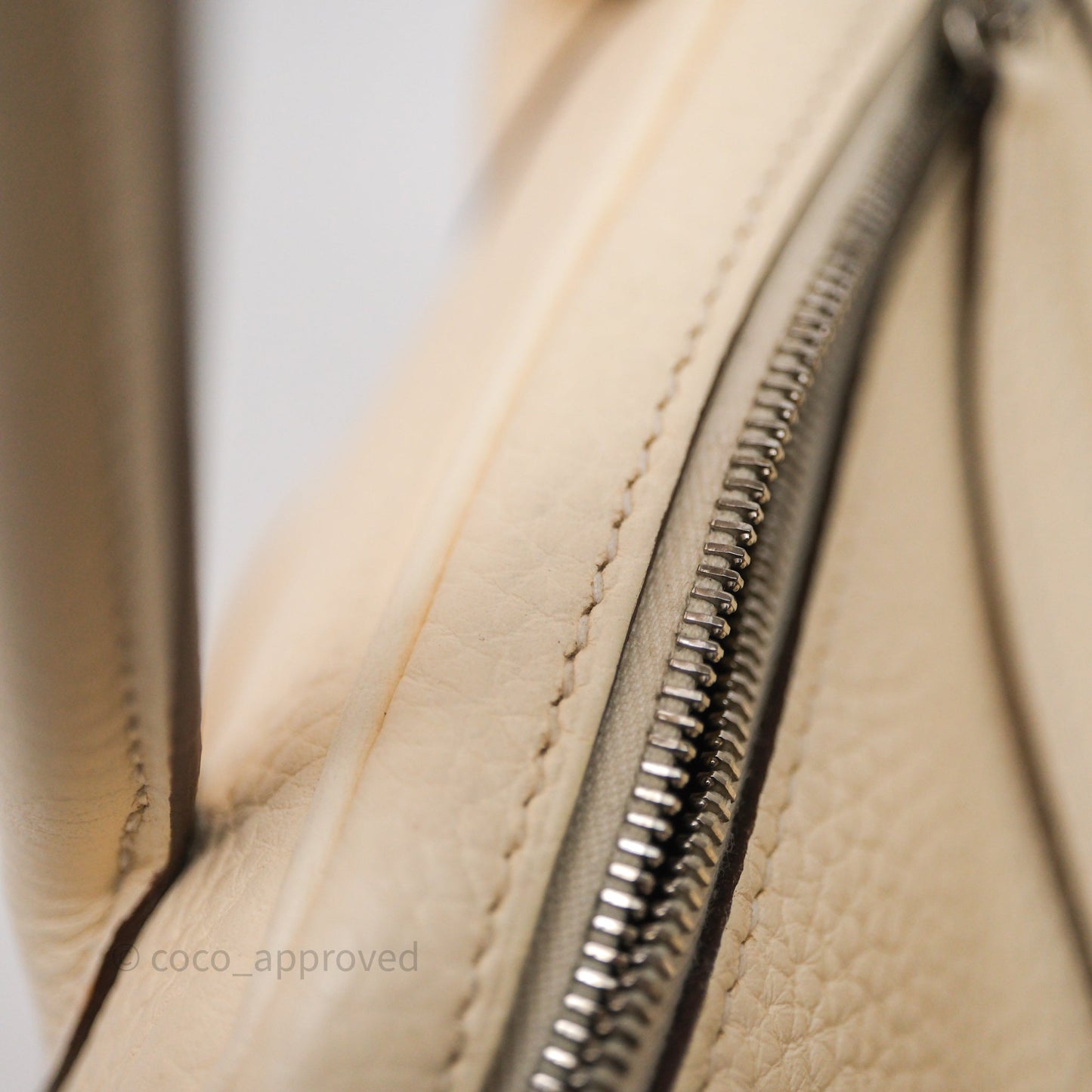 Hermès Lindy 26 Nata I2 Taurillon Clemence Palladium Hardware