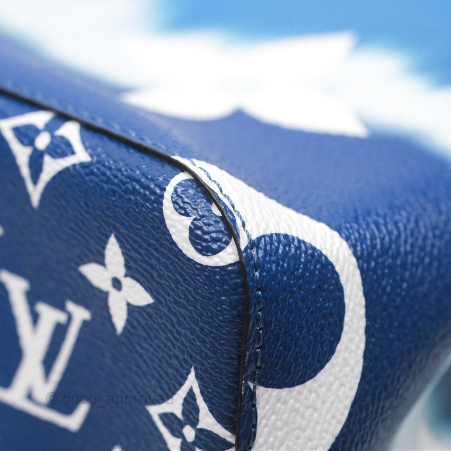 Louis Vuitton Escale Néonoé MM Monogram Blue