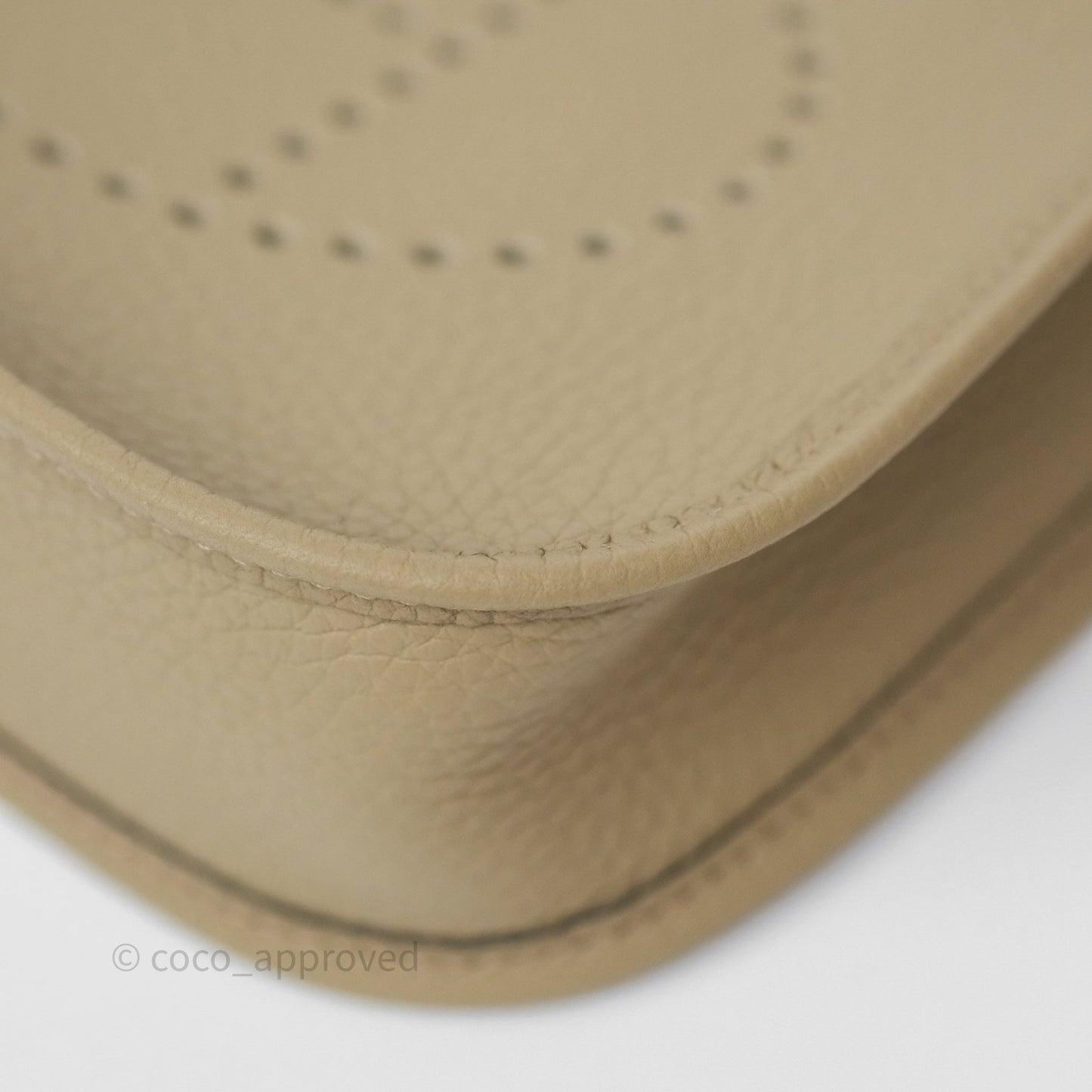 Hermès Mini Evelyne 16 Beige Marfa 8Q Clemence Gold Hardware