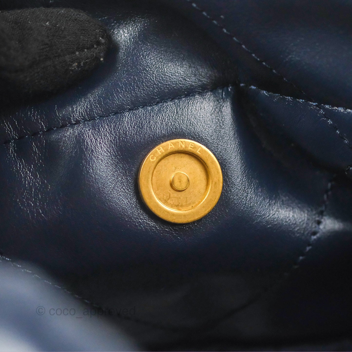 Chanel 22 Medium Navy Shiny Calfskin Aged Gold Hardware