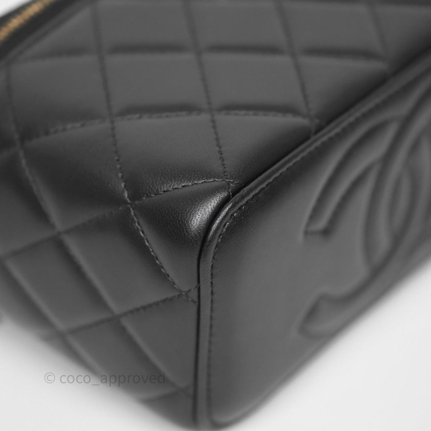 Chanel Vanity With Pearl Crush Chain Black Lambskin Aged Gold Hardware