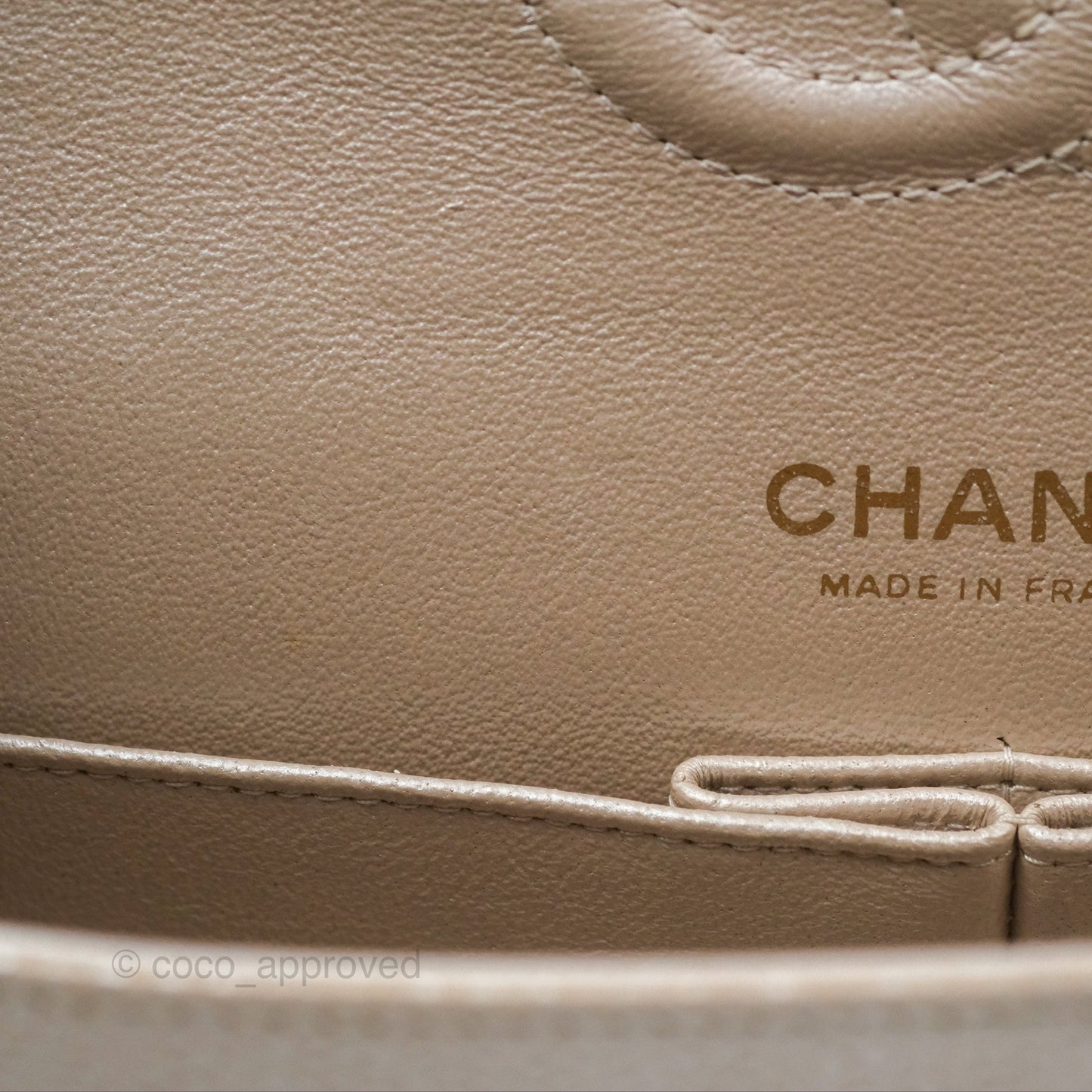 Chanel Classic M/L Medium Double Flap Iridescent Pearly Caviar Aged Gold Hardware⁣⁣