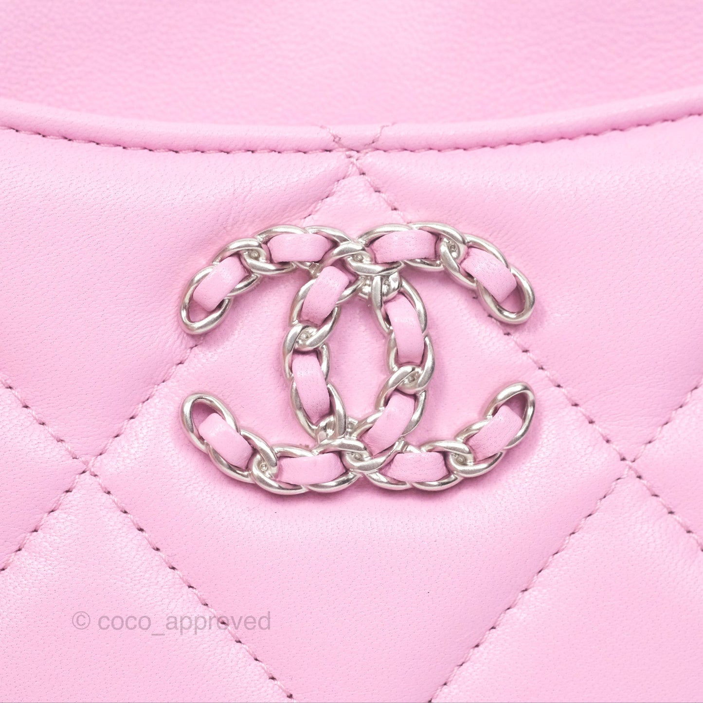 Chanel 19 Zipped Coin Purse Card Holder Pink Lambskin