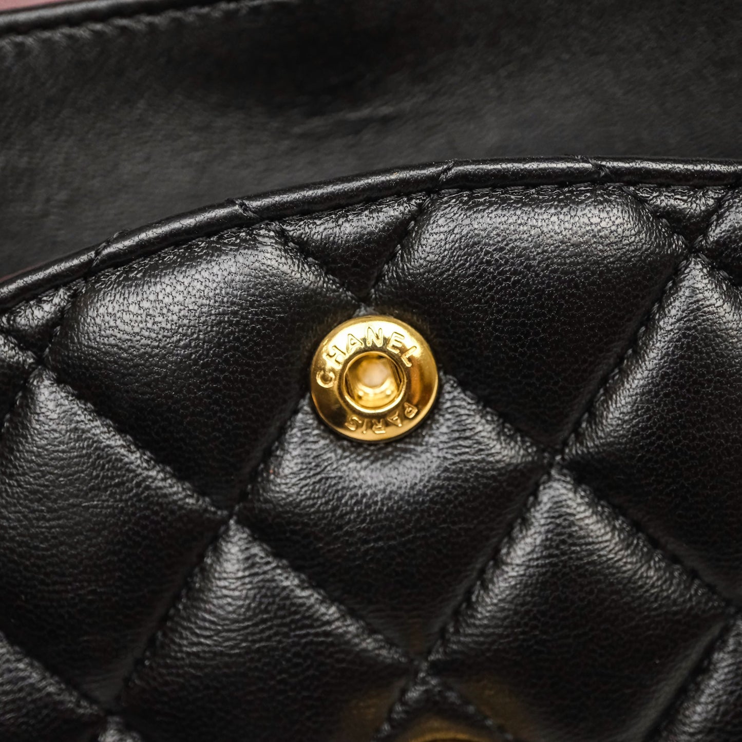 Chanel Classic M/L Medium Flap Quilted Black Lambskin Gold Hardware