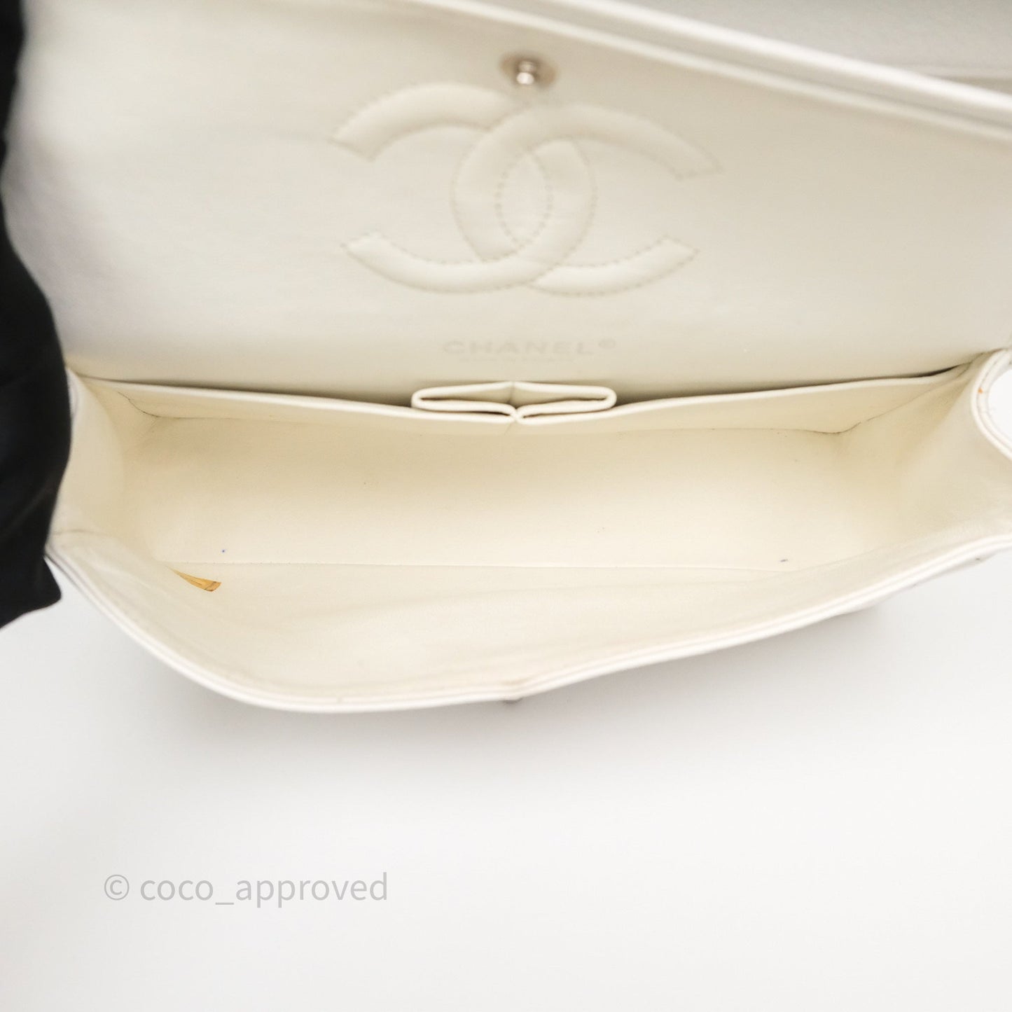 Chanel M/L Medium Classic Flap Quilted White Caviar Silver Hardware