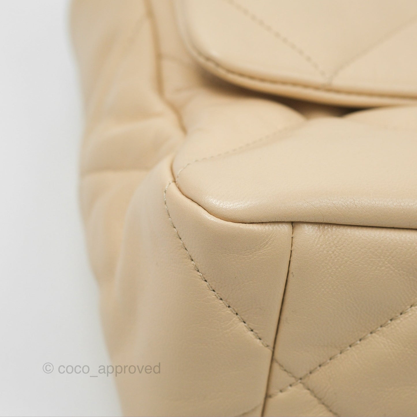 Chanel 19 Medium Beige Mixed Hardware