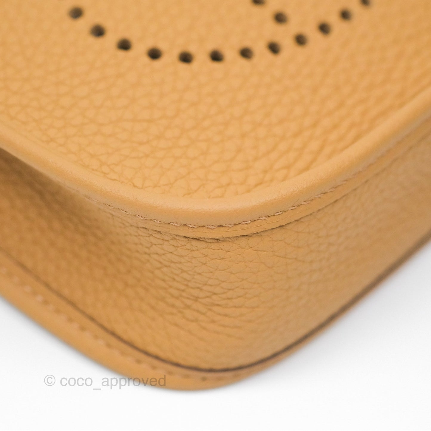 Hermès Mini Evelyne 16 Biscuit 48 Taurillon Clemence Gold Hardware