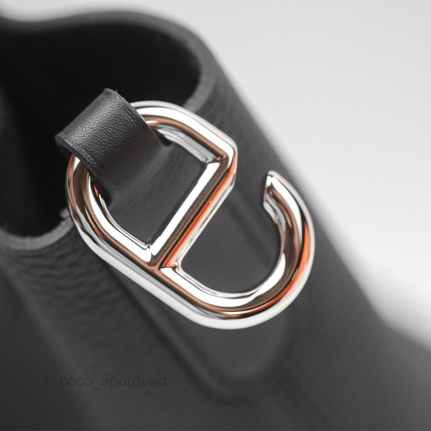 Hermès In-The-Loop 23 Noir 89 Clemence Palladium Hardware